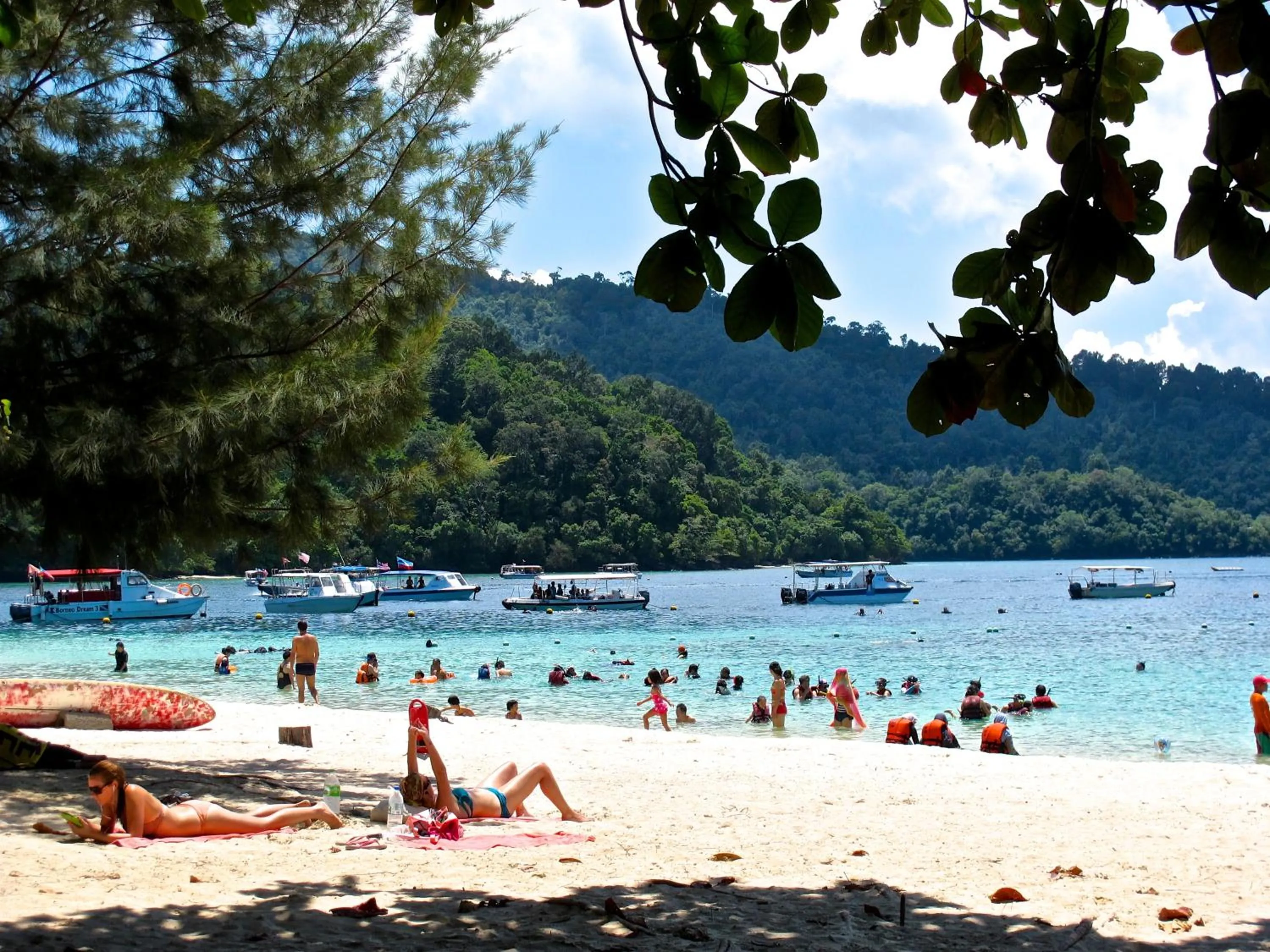 Beach in Akinabalu Youth Hostel