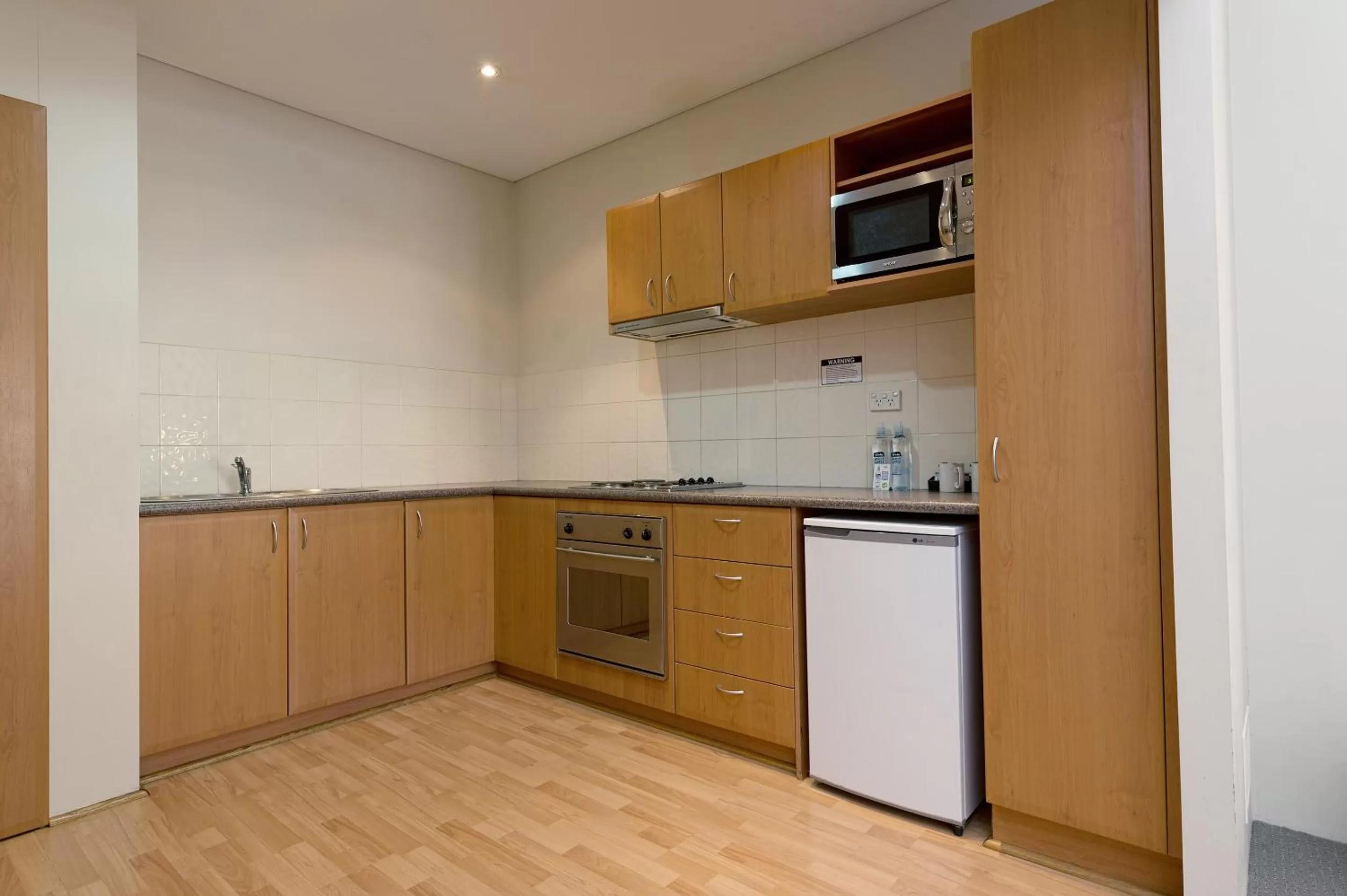 Kitchen or kitchenette in All Suites Perth