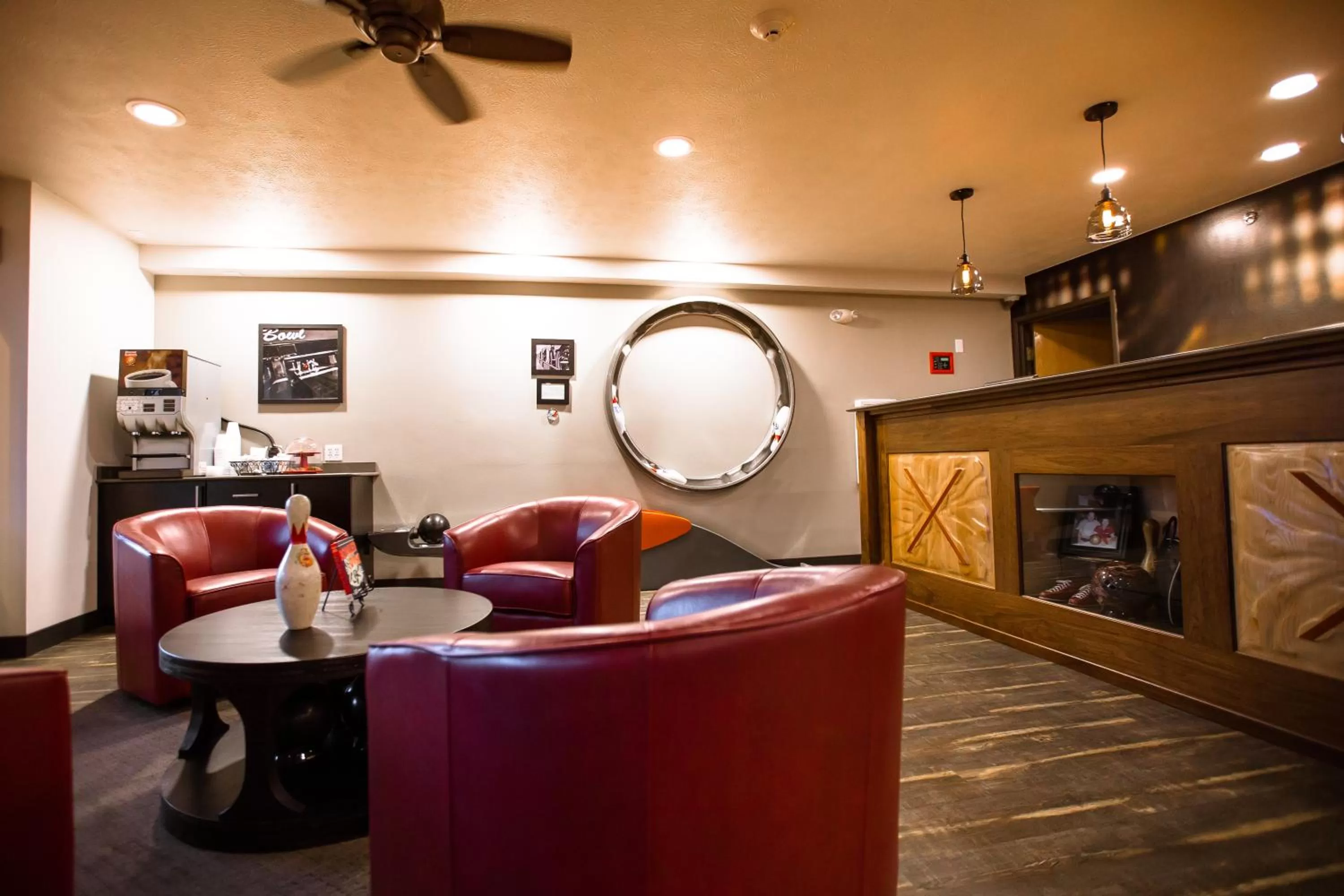 Lobby or reception in Ten Pin Inn & Suites