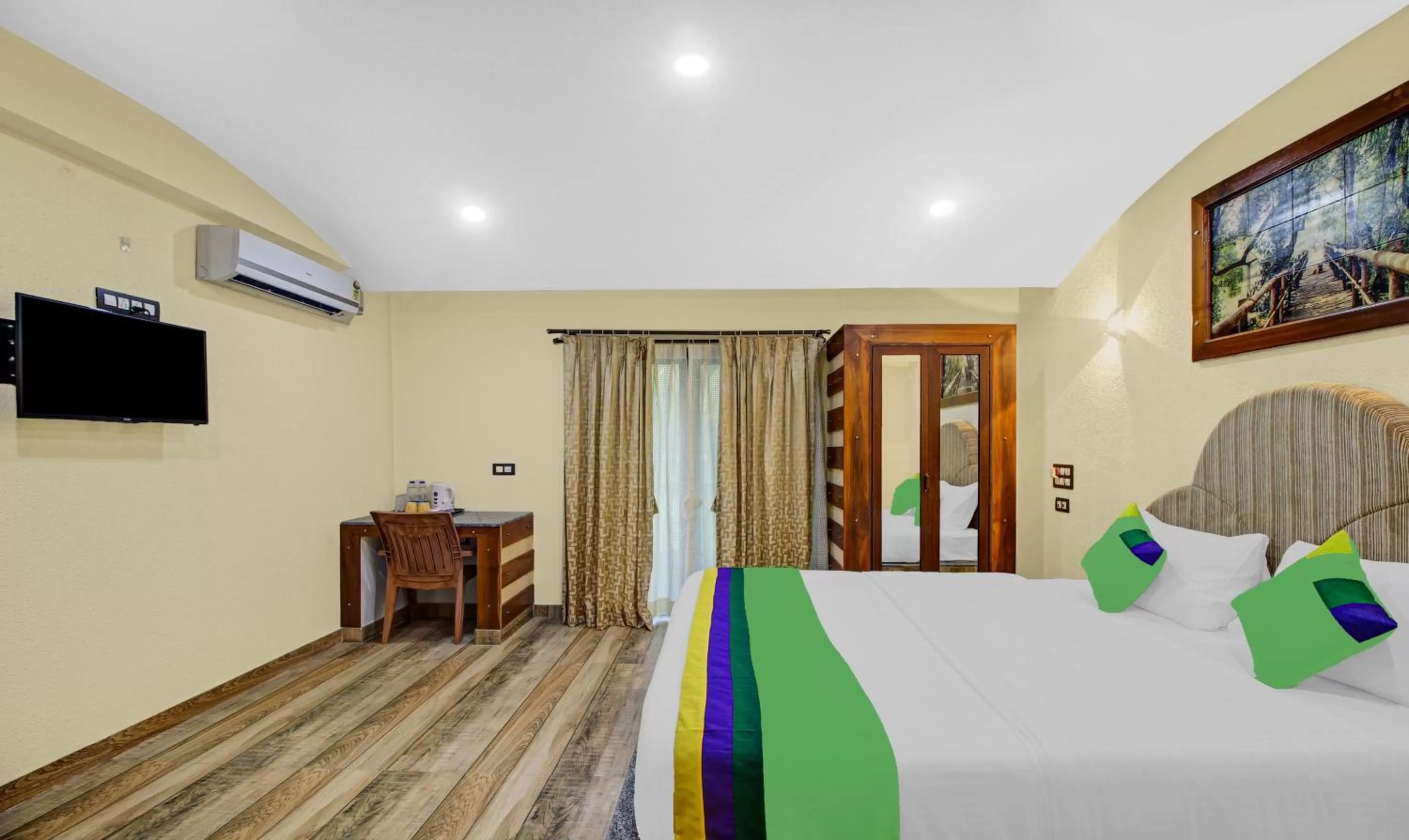 Bedroom, Bed in Treebo Majestic Palms, 2 Km From Colva Beach