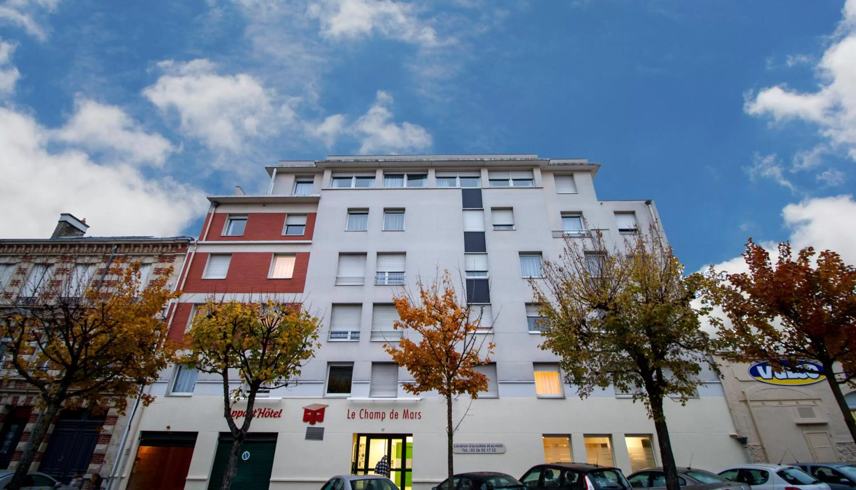 Property building in KOSY Appart'hôtel Le Champ De Mars Reims