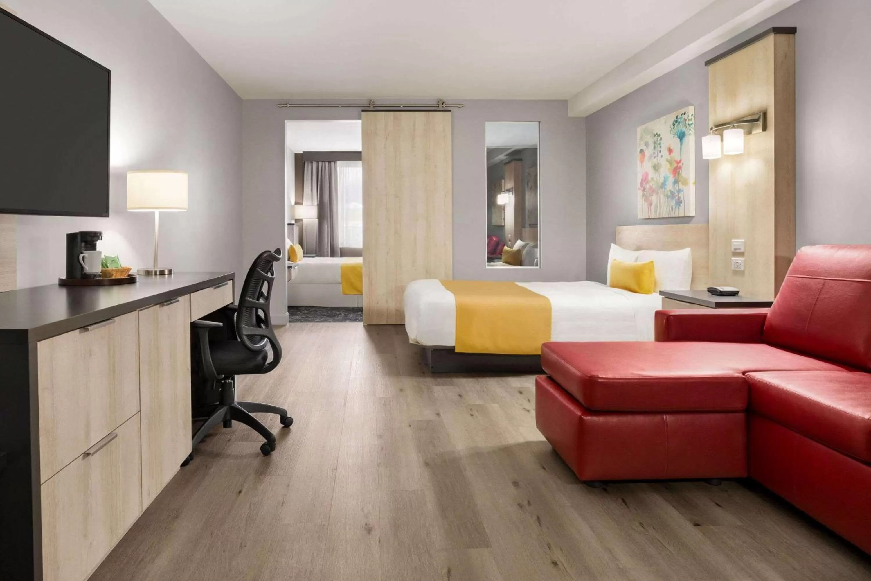 Photo of the whole room, Bed in Travelodge by Wyndham Alma