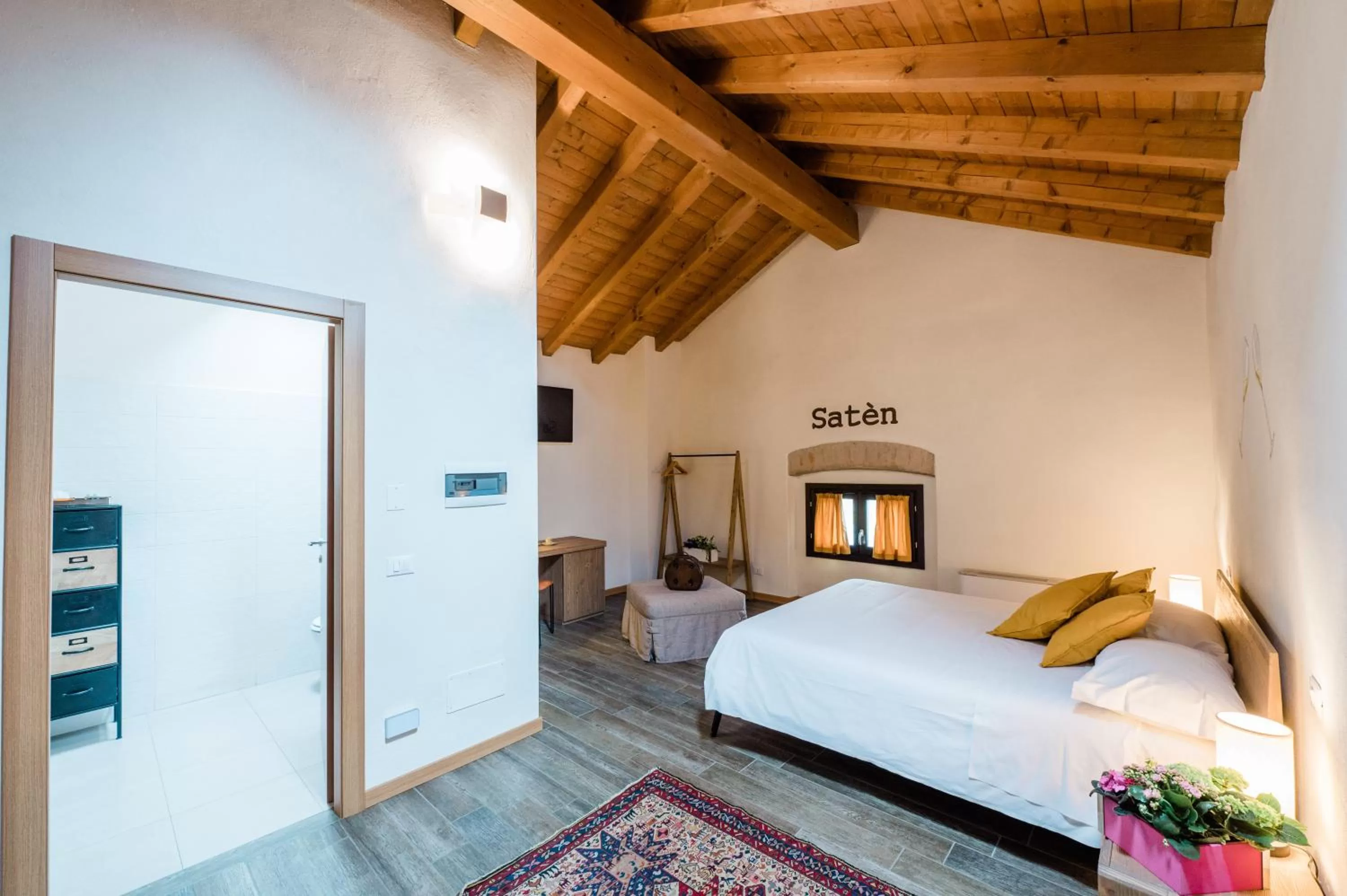 Photo of the whole room, Bed in SMART San Martino