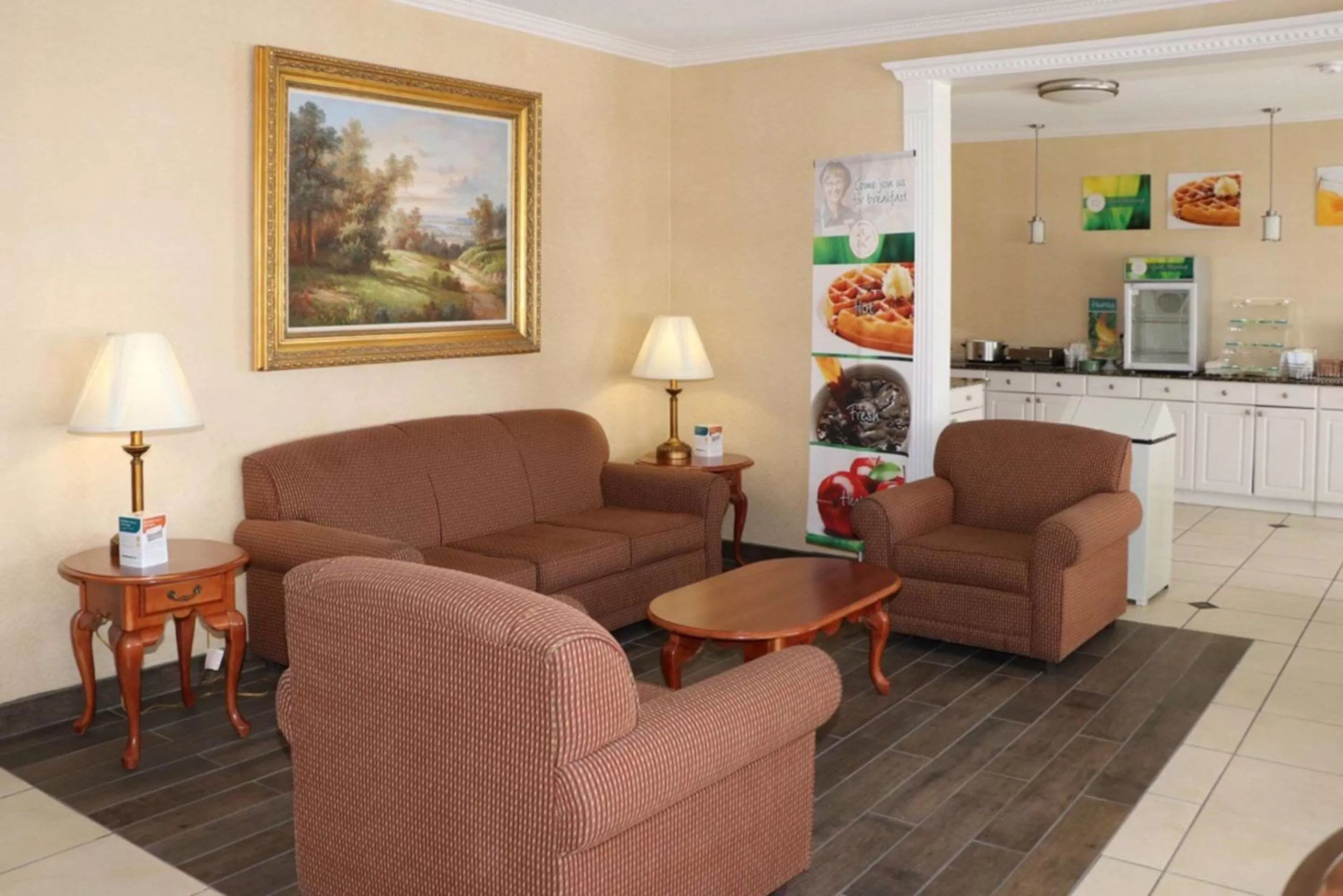 Lobby or reception in Quality Inn Evansville Eastland Area