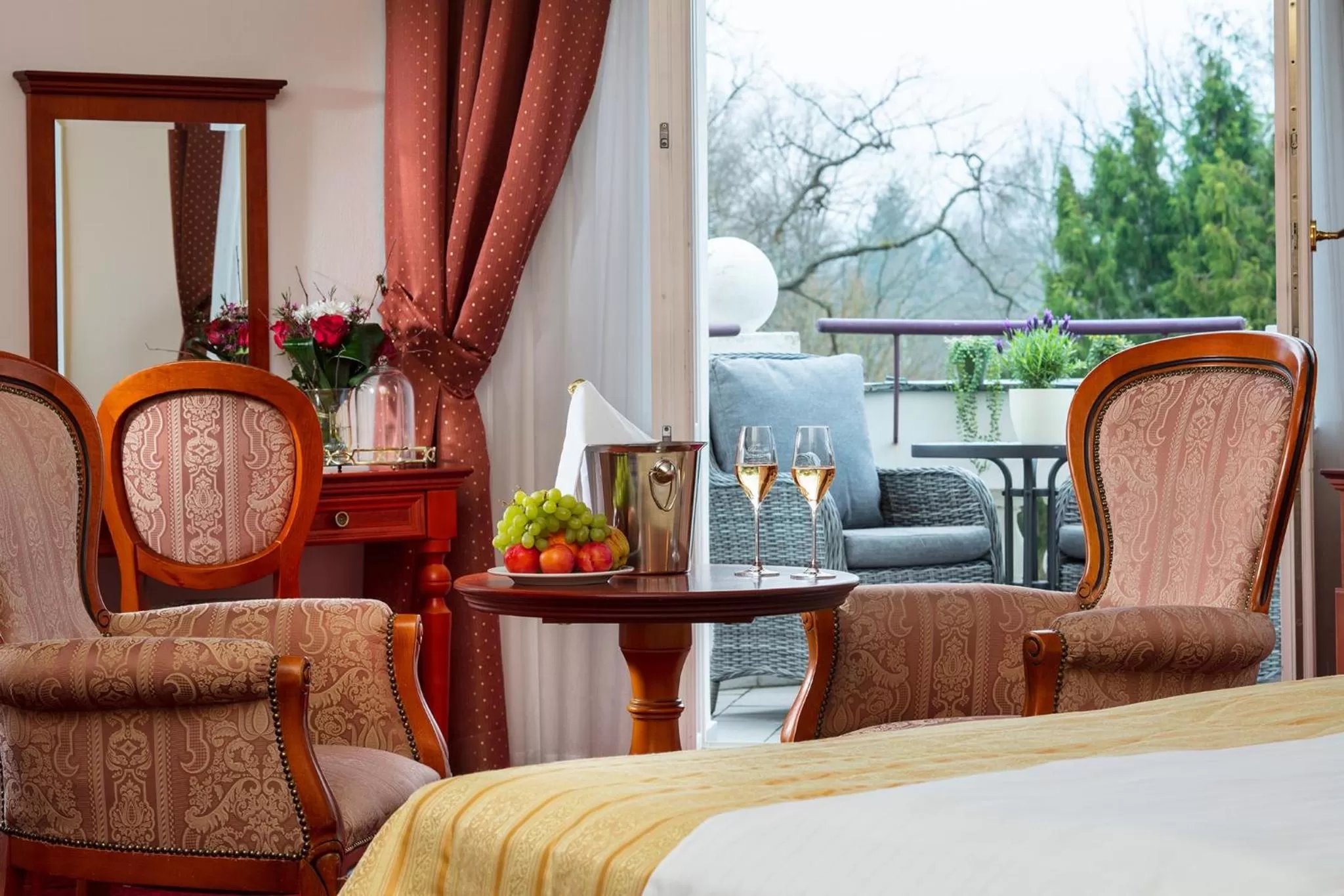 Seating area, Bed in Imperial Spa & Kurhotel