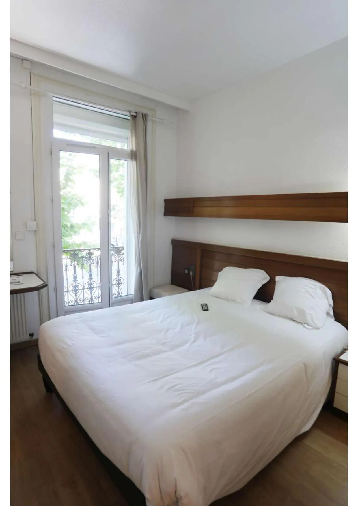 Bed in Hôtel Belleville