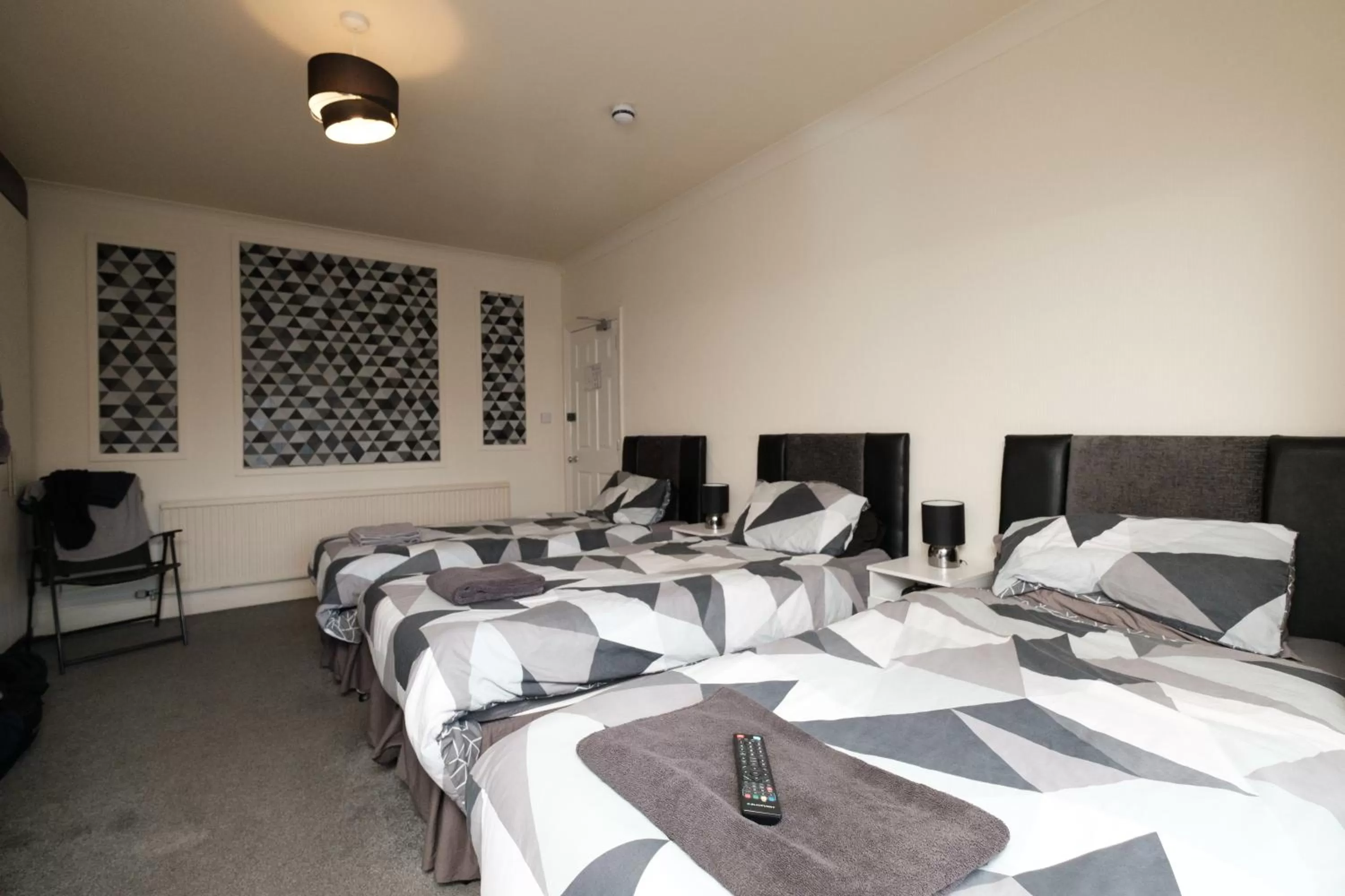 Triple Room with Bathroom in OYO The Pickering Park Hotel