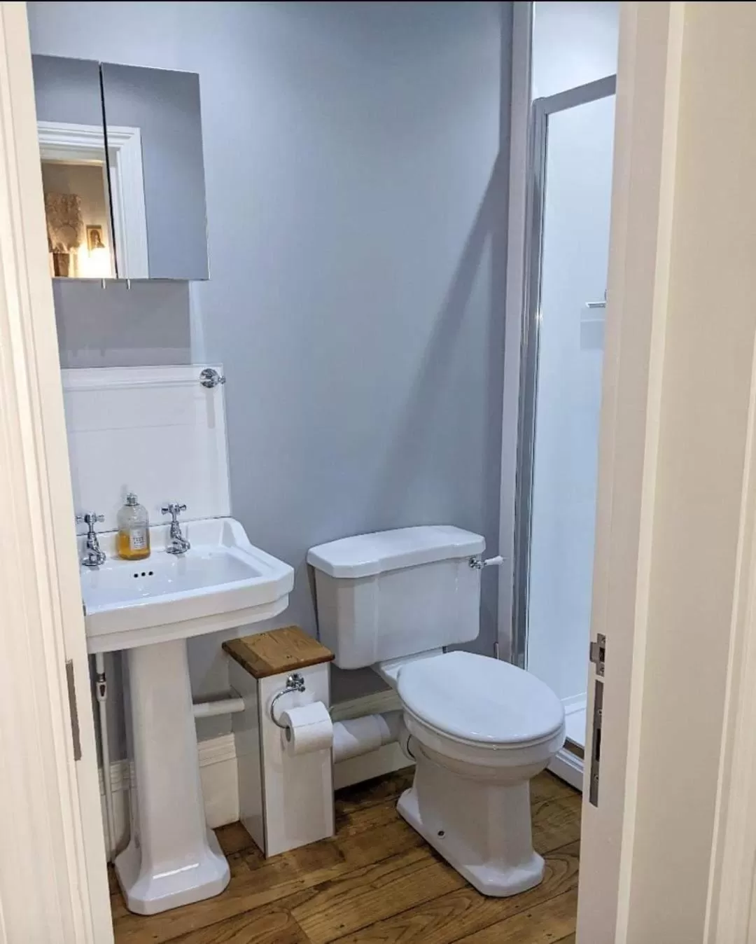 Toilet, Bathroom in Banks Bed & Continental Breakfast