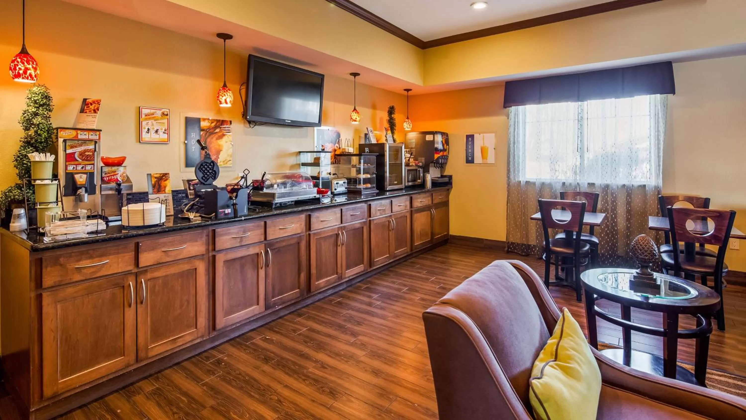 Restaurant/places to eat in Best Western Plus Seminole Hotel & Suites