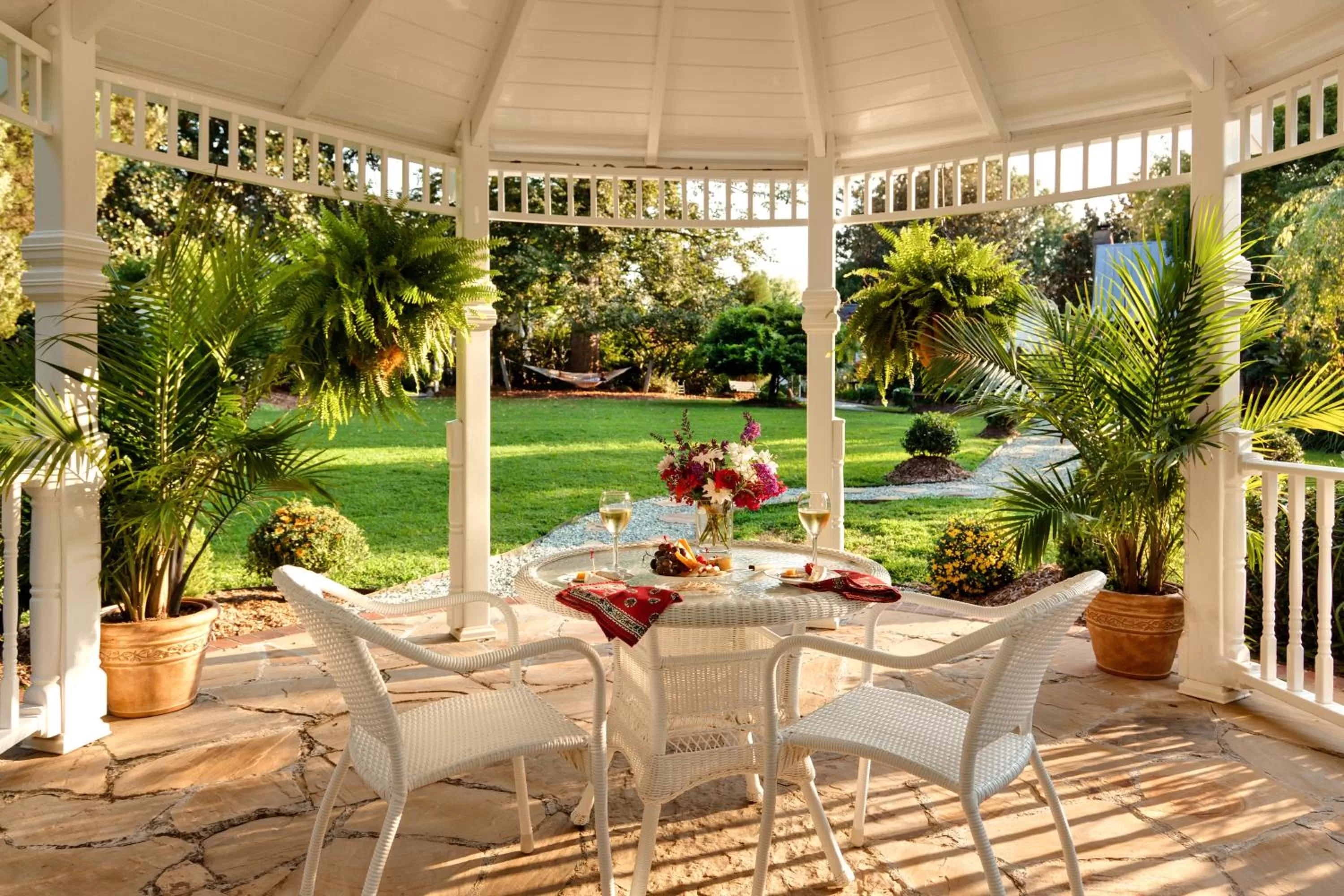 Patio in Arrowhead Inn