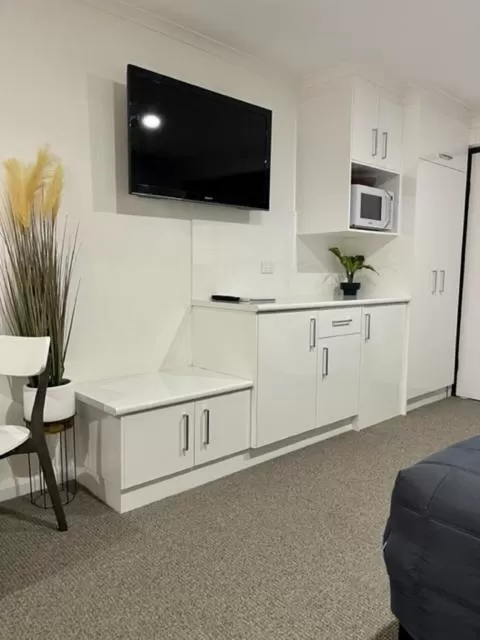 Estelle Kramer Motel