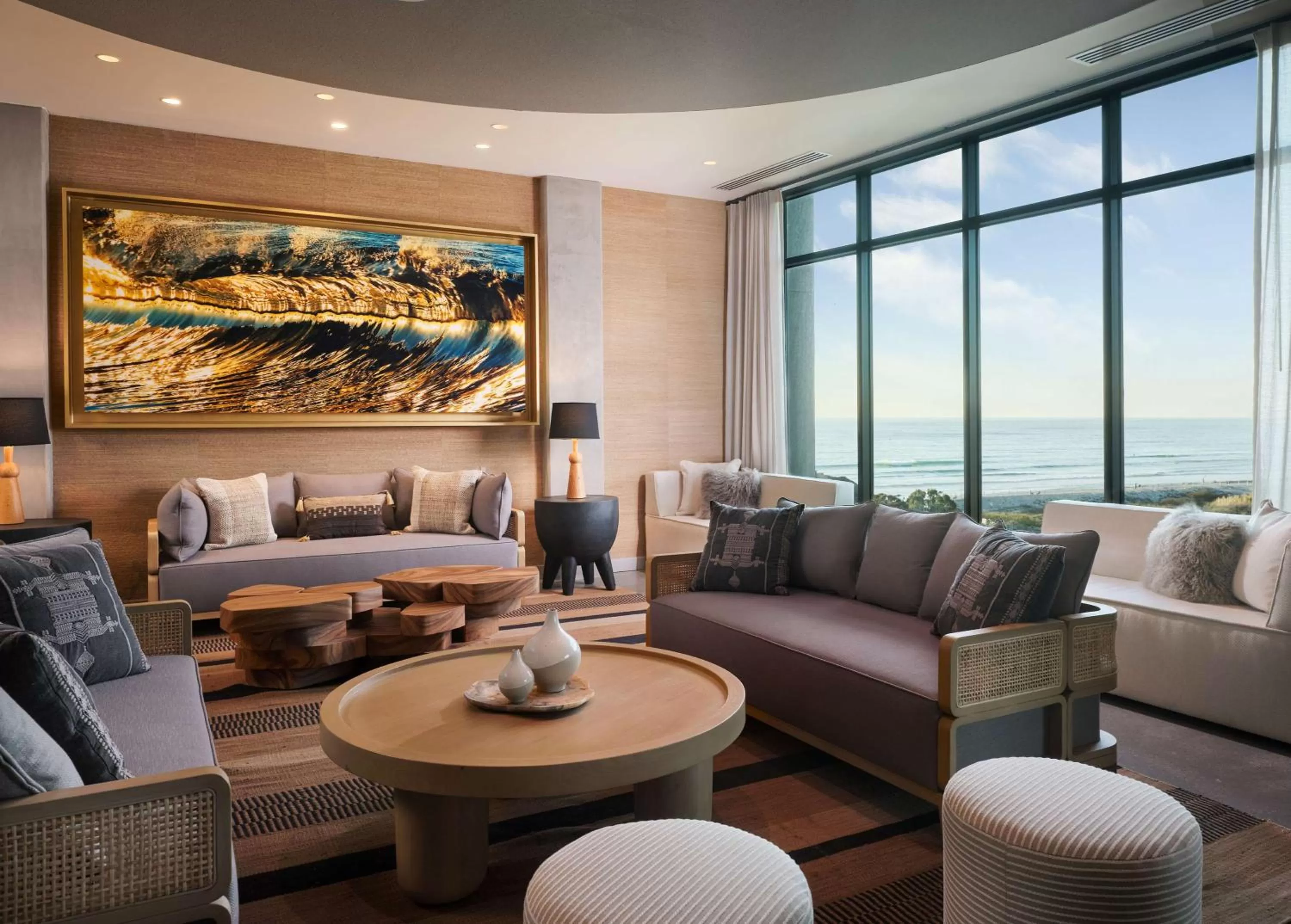 Lounge or bar in Alila Marea Beach Resort Encinitas, a Hyatt Resort