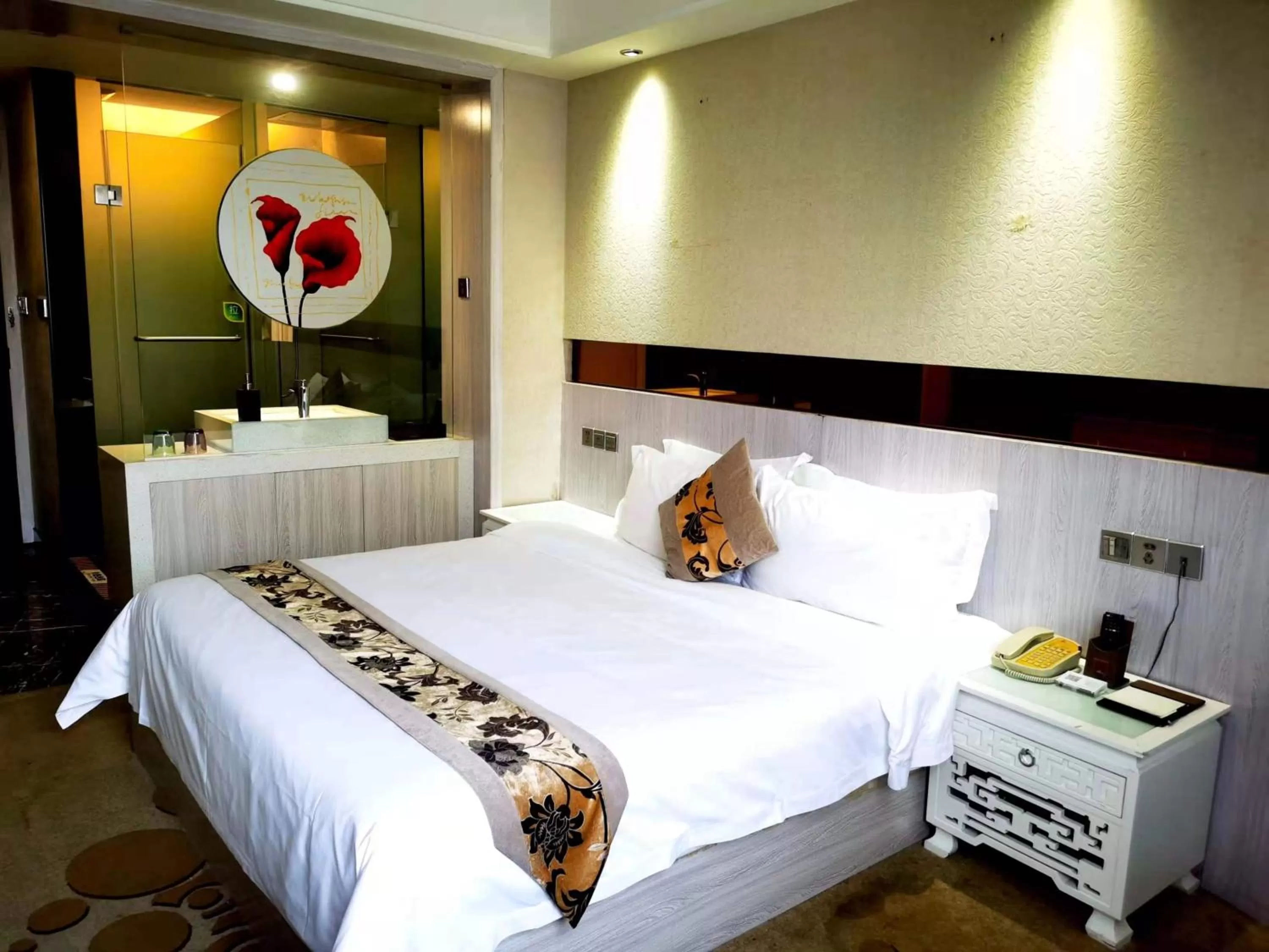 Photo of the whole room, Bed in Paco Hotel Tianhe Coach Terminal Metro Satation Guangzhou-Free Shuttle Bus for Canton Fair