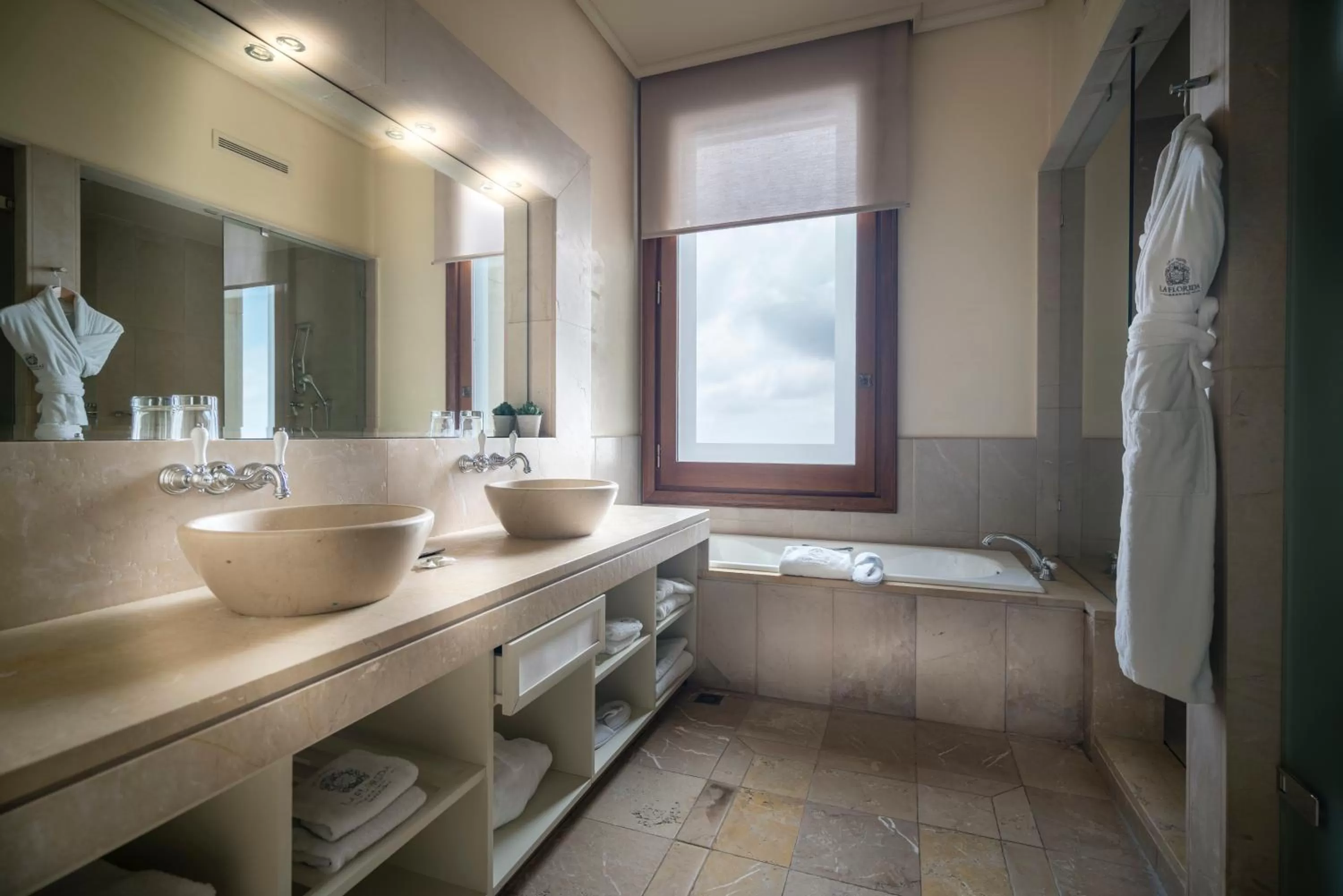 Deluxe Double or Twin Room with Mountain View in Gran Hotel La Florida G.L Monumento