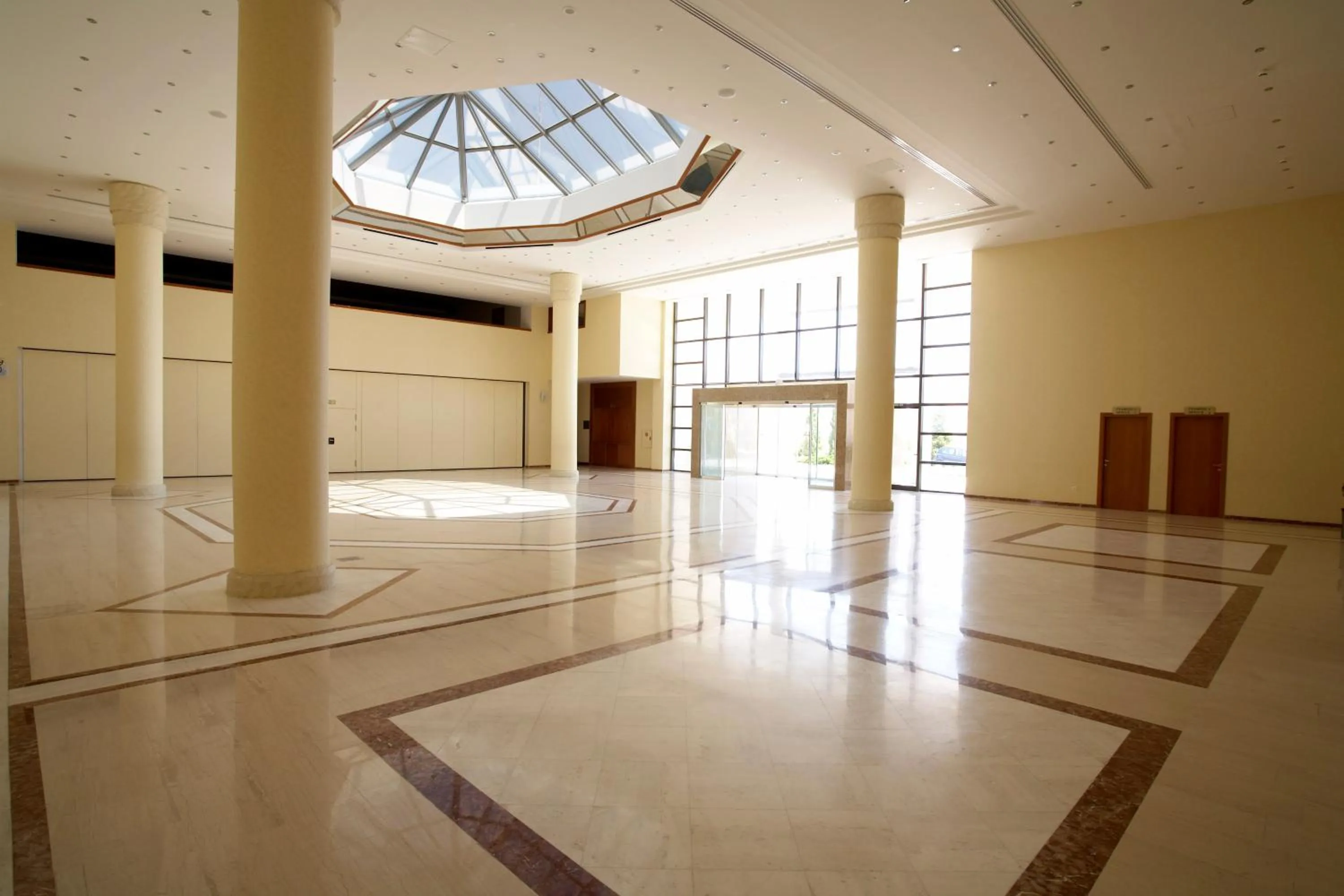Business facilities in Ramada Plaza by Wyndham Thraki