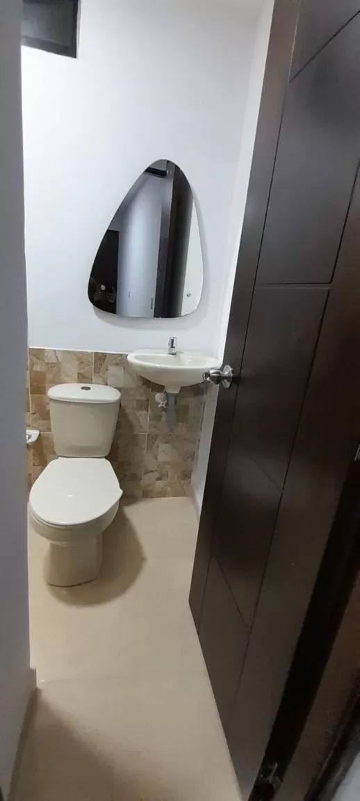 Toilet, Bathroom in Hotel Caldas Real