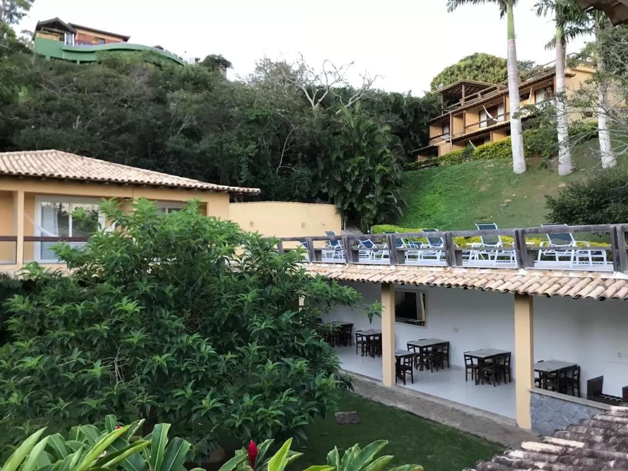 Property Building in Praia da Ferradurinha Guest House