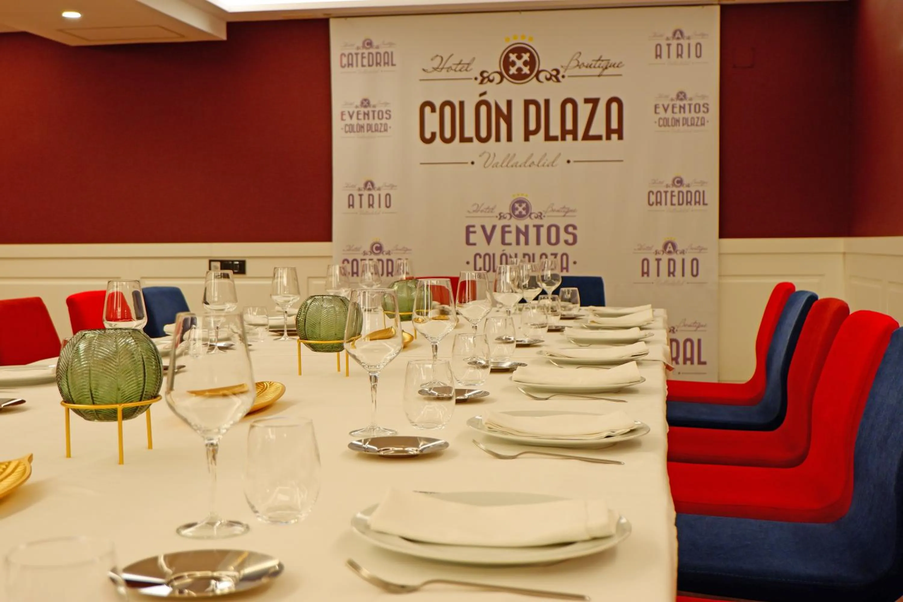 Restaurant/places to eat in Hotel Colón Plaza