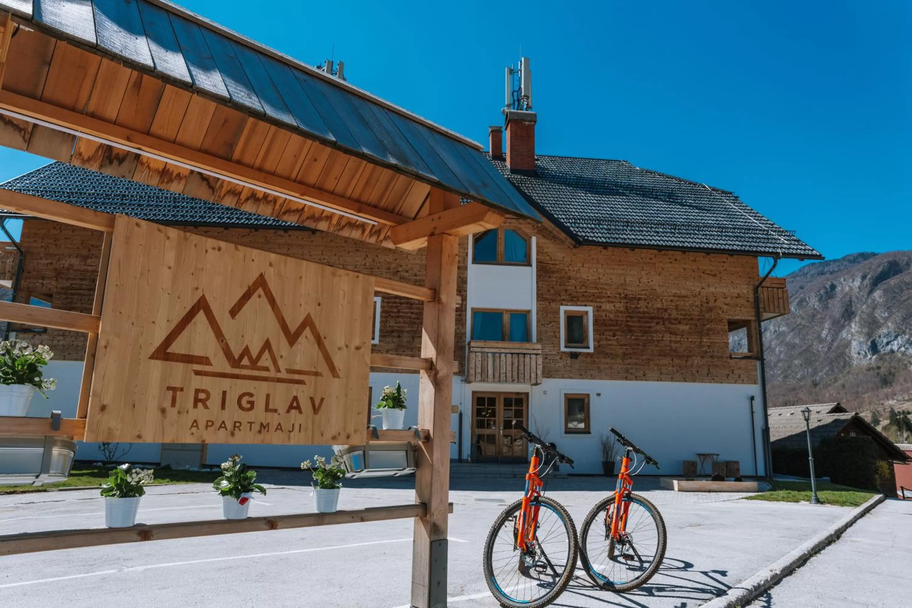 Property building in Apartmaji Triglav