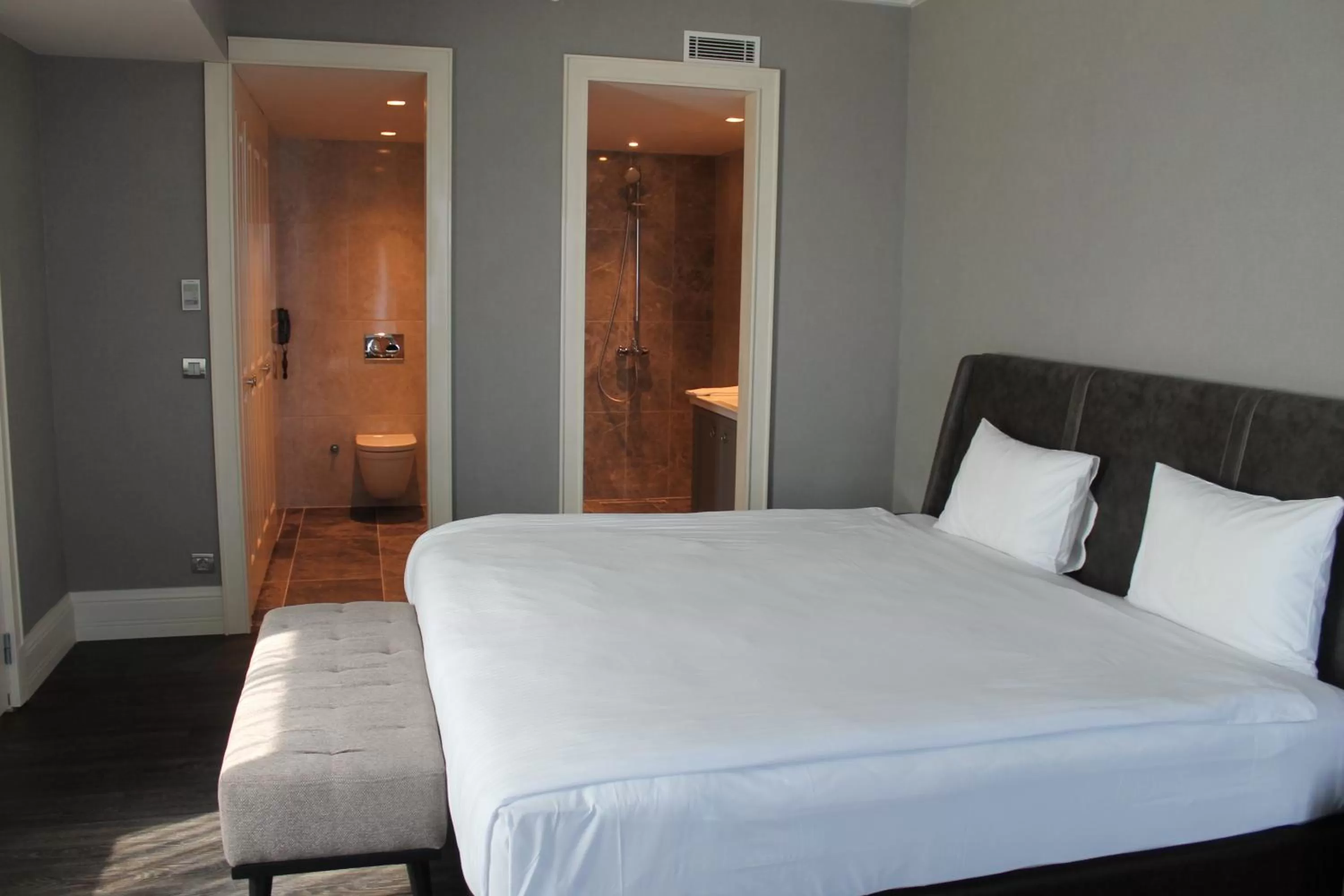 Bed in Windsor Hotel & Convention Center Istanbul