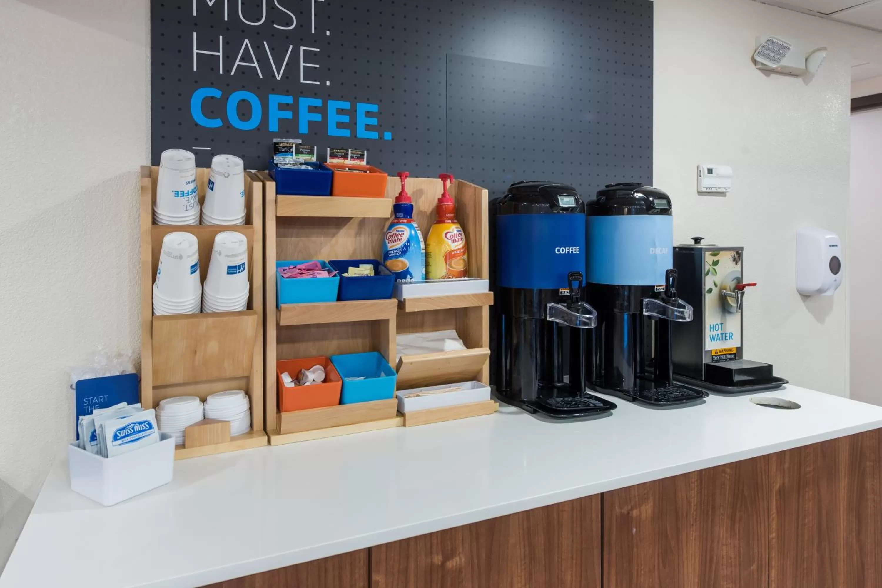 Coffee/tea facilities in Holiday Inn Express London-I-70 by IHG