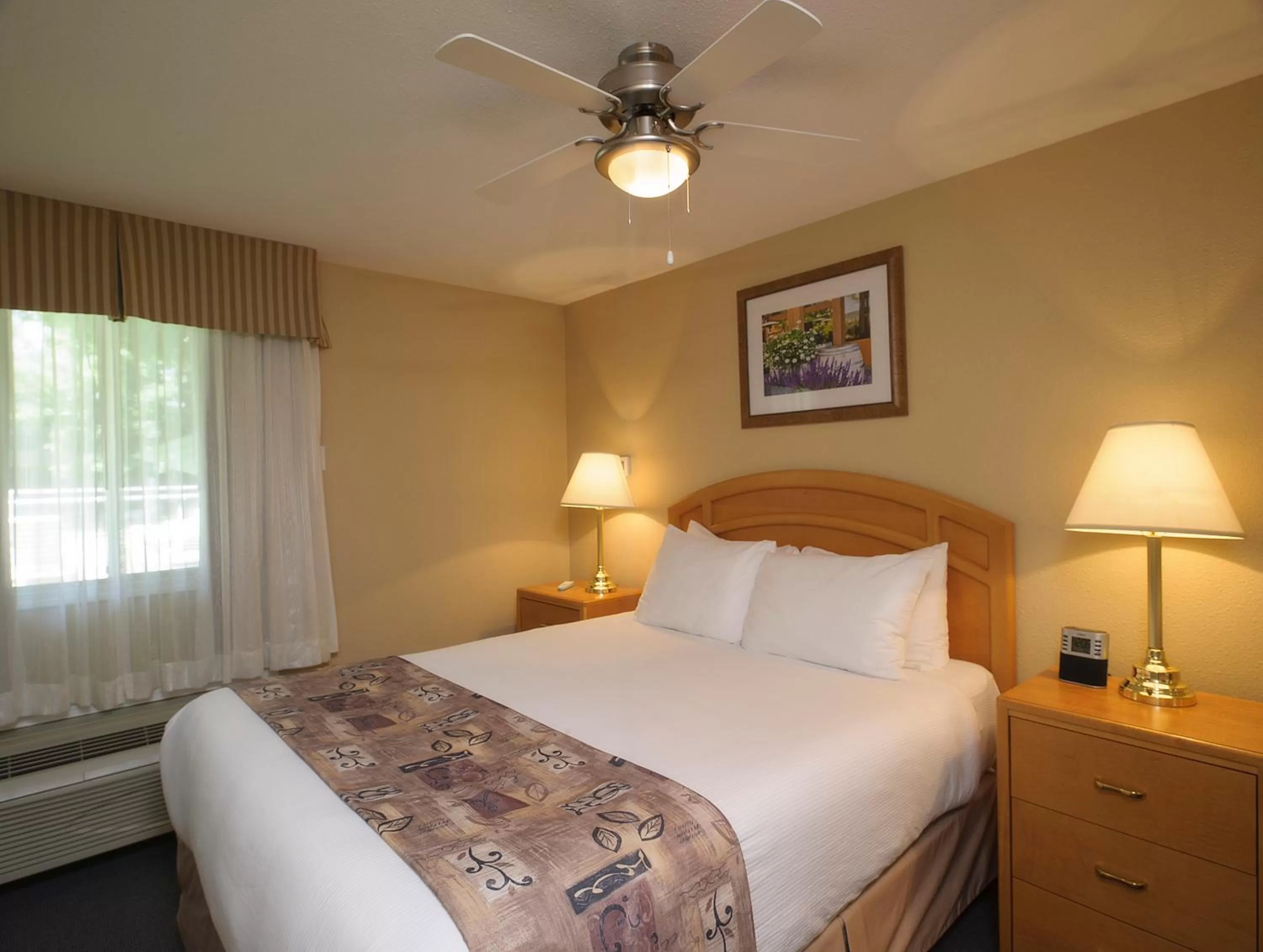 Bed in Best Western Inn at Penticton