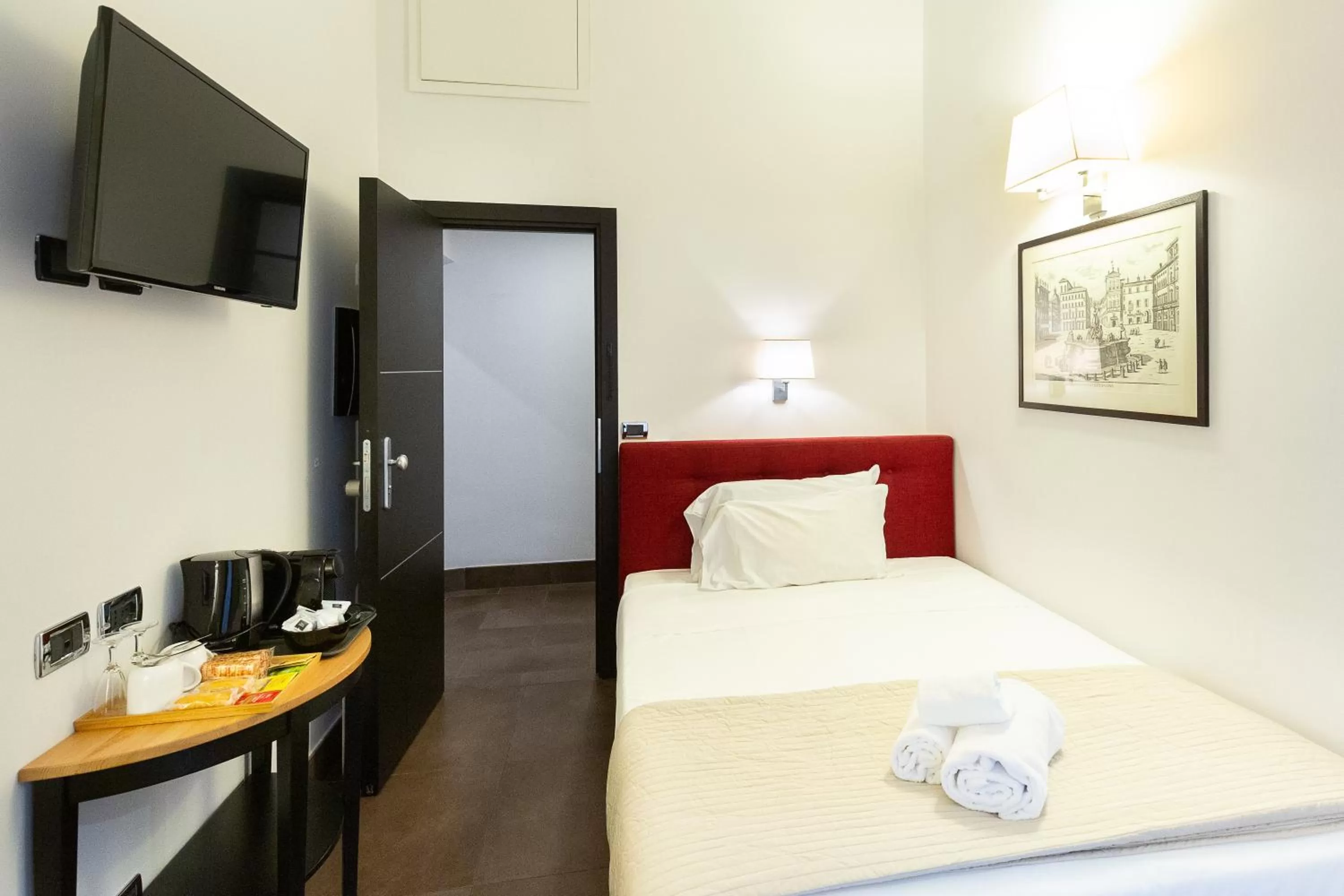 Bedroom, Bed in SuitInn19