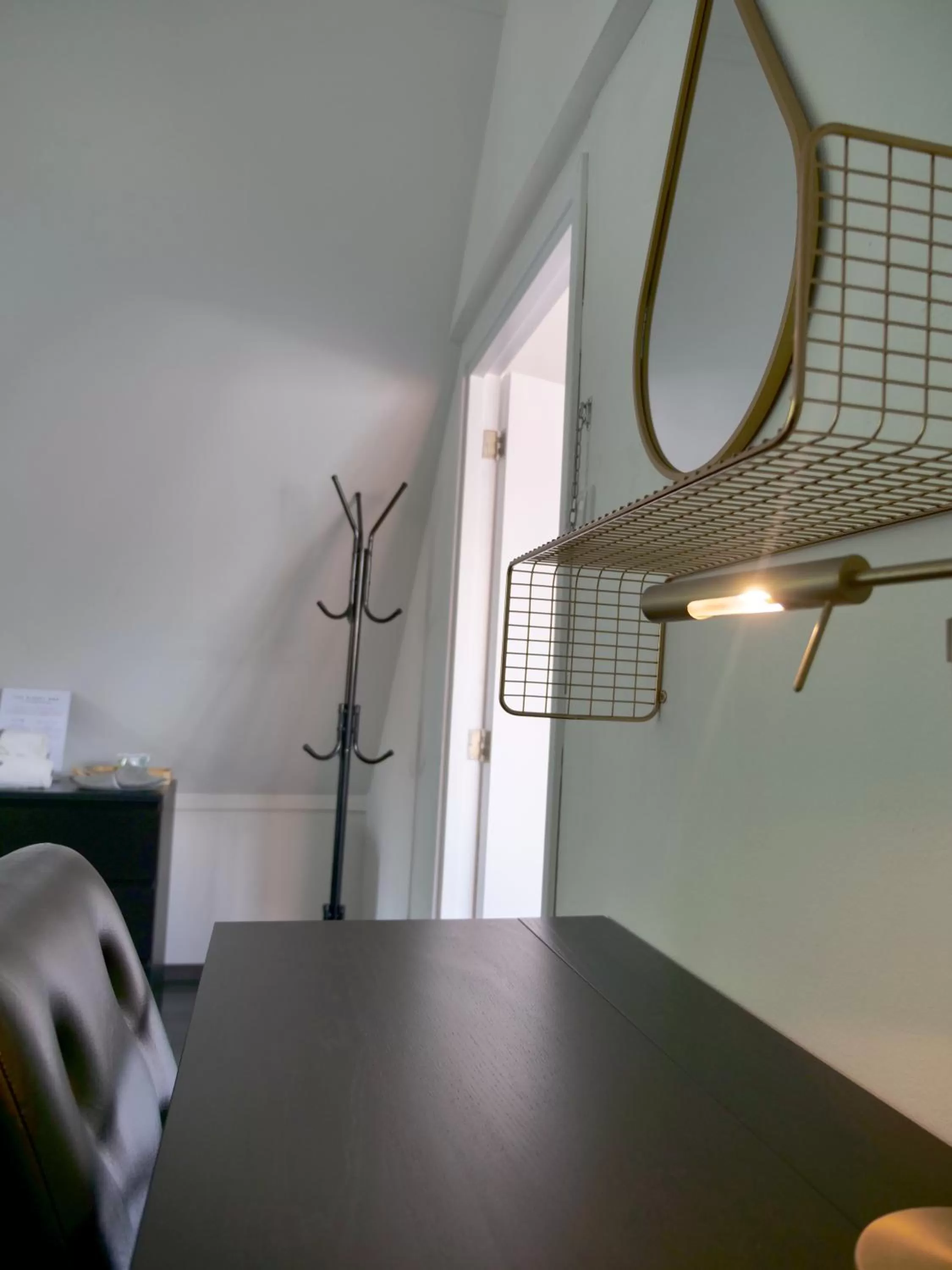 Bedroom, Kitchen/Kitchenette in The Diesel Bed and Breakfast