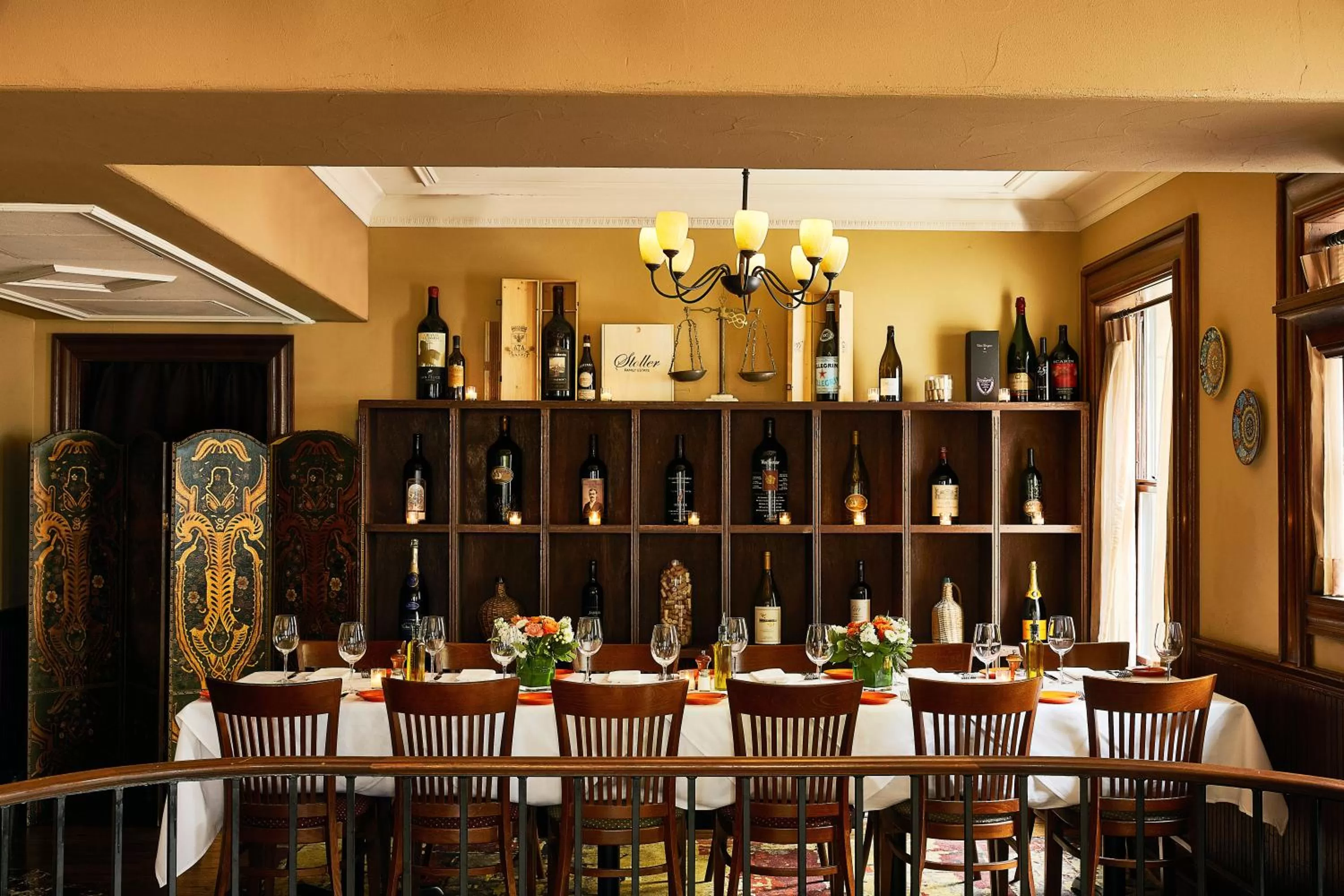 Restaurant/places to eat in Kimpton Hotel Vintage Seattle by IHG