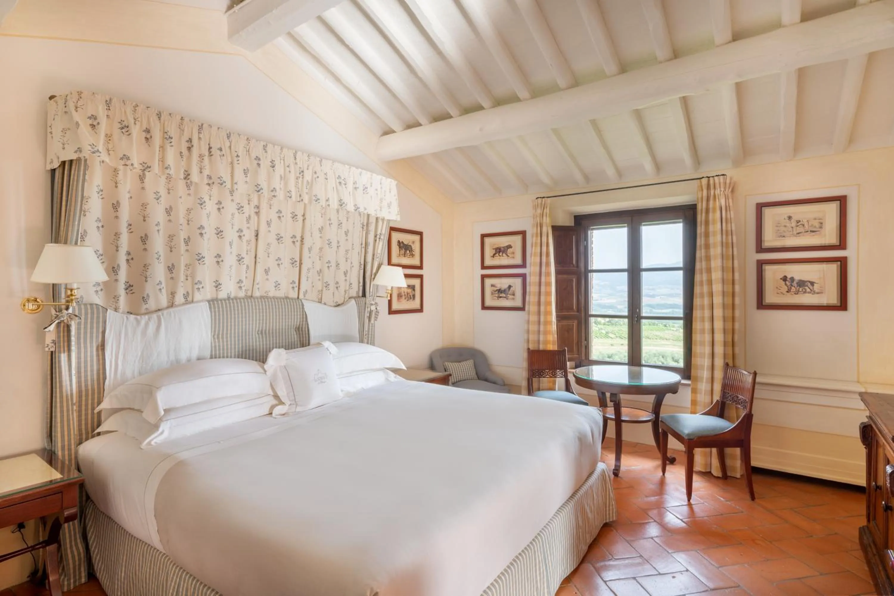 Photo of the whole room, Bed in Castello Banfi - Il Borgo - Relais et Chateaux