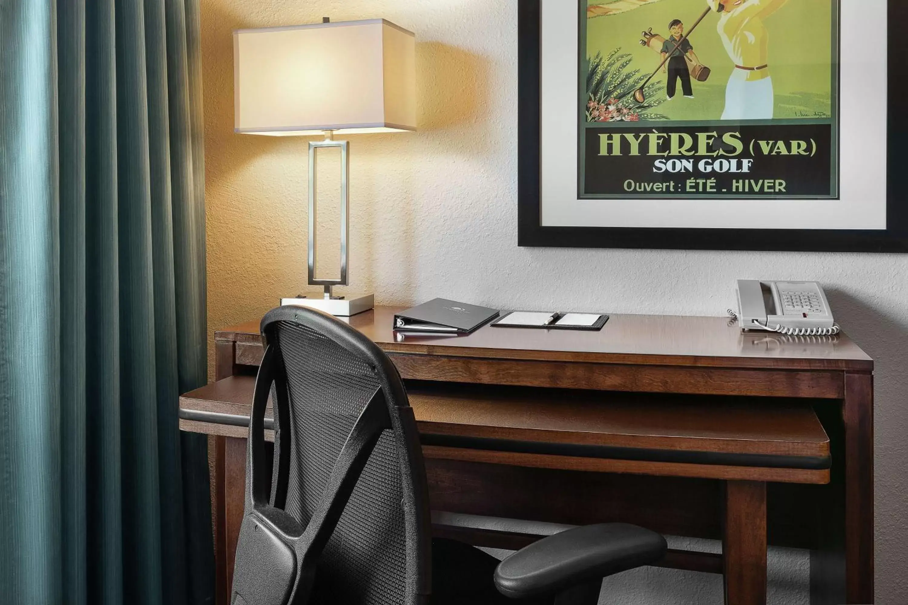 Double Room with Two Double Beds - Non-Smoking in DoubleTree by Hilton Cape Cod - Hyannis Double Room with Two Double Beds - Non-Smoking in DoubleTree by Hilton Cape Cod - Hyannis