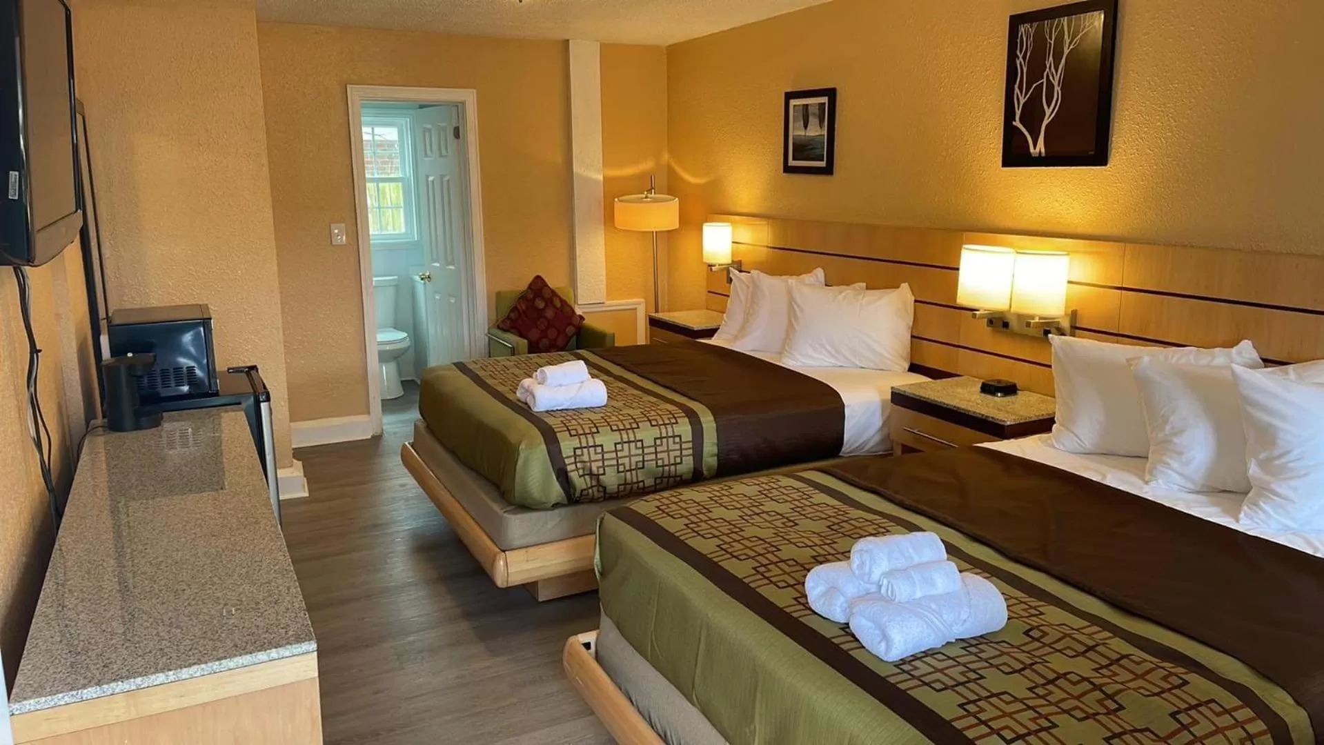 Bed in Sunburst Hotel