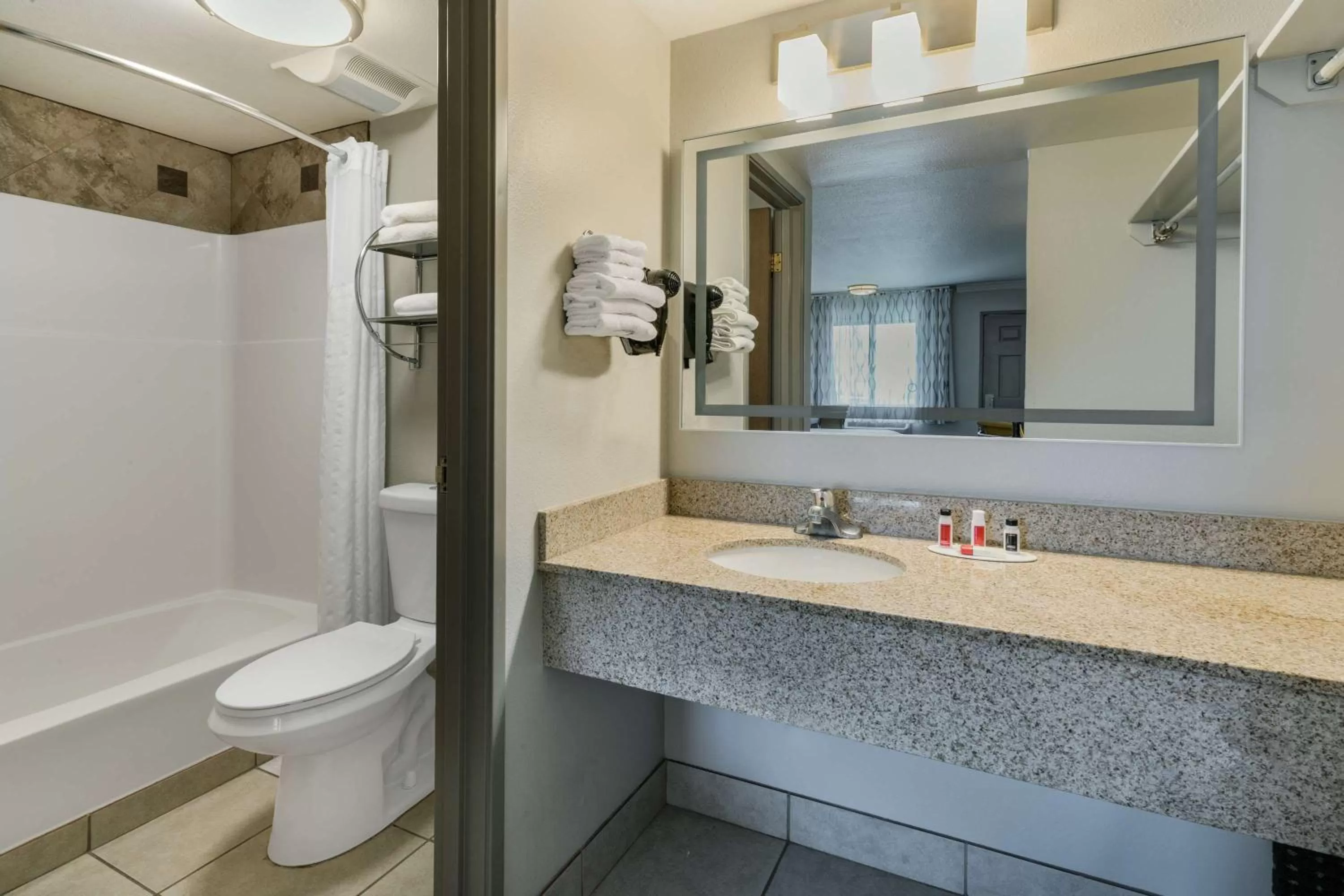 Bedroom in Days Inn by Wyndham Winnemucca