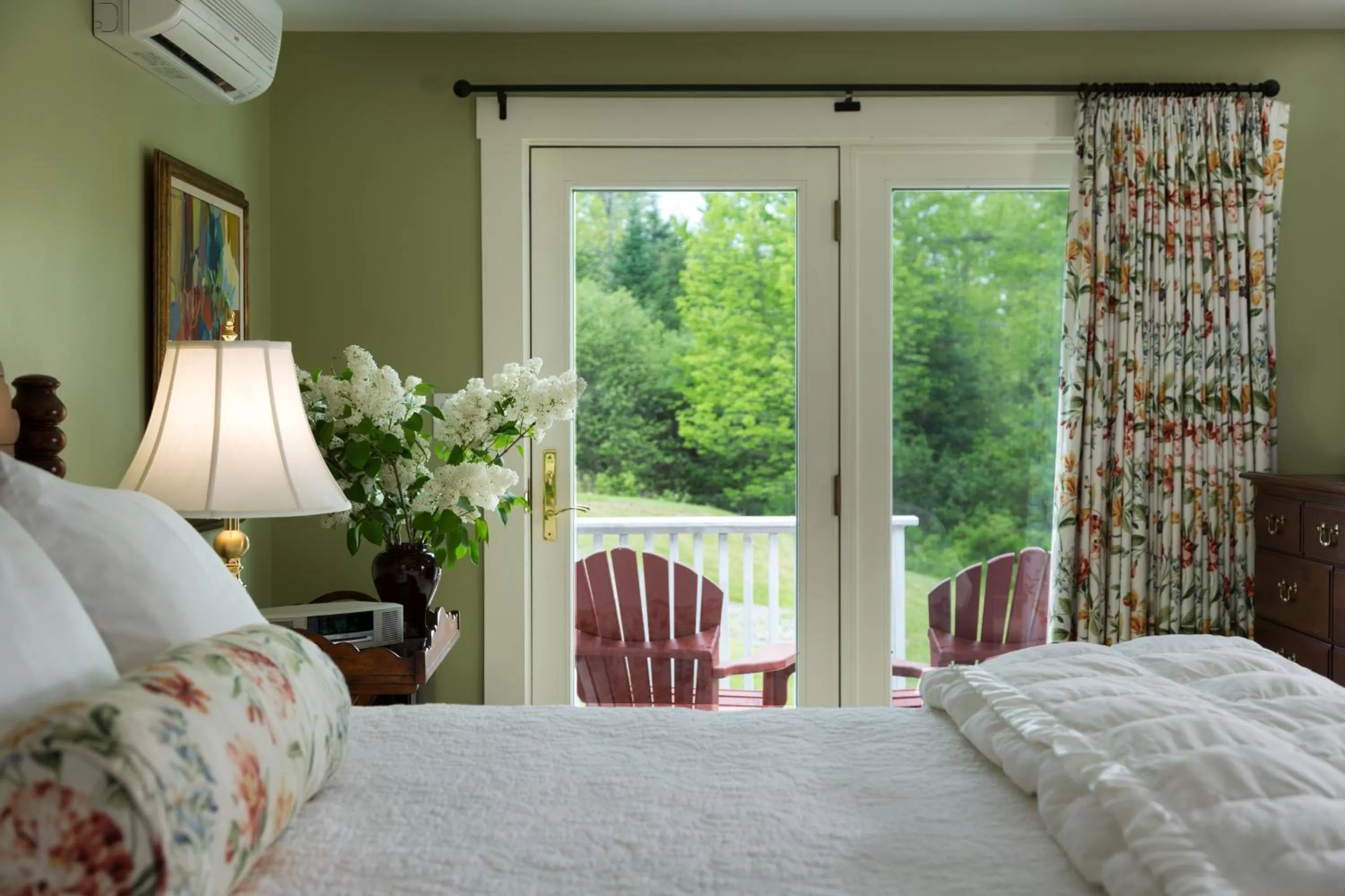 Bed in Sugar Hill Inn