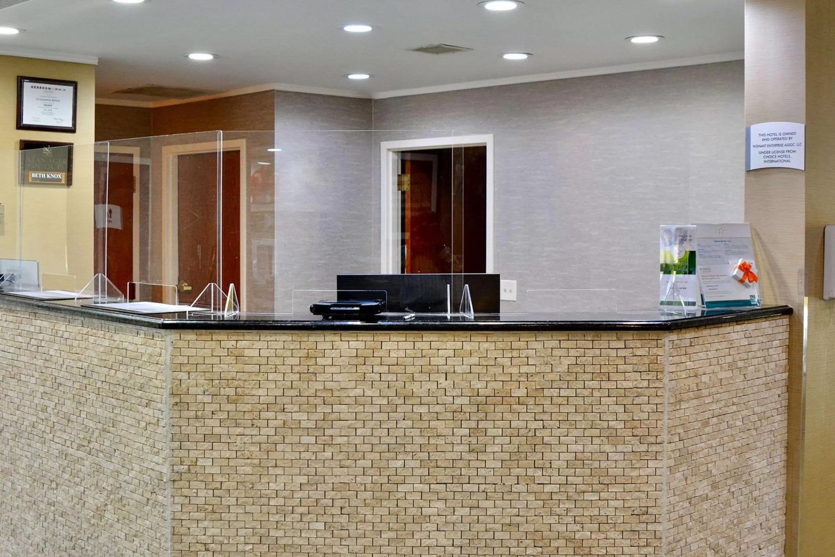 Lobby or reception in Quality Inn Union US Hwy 176