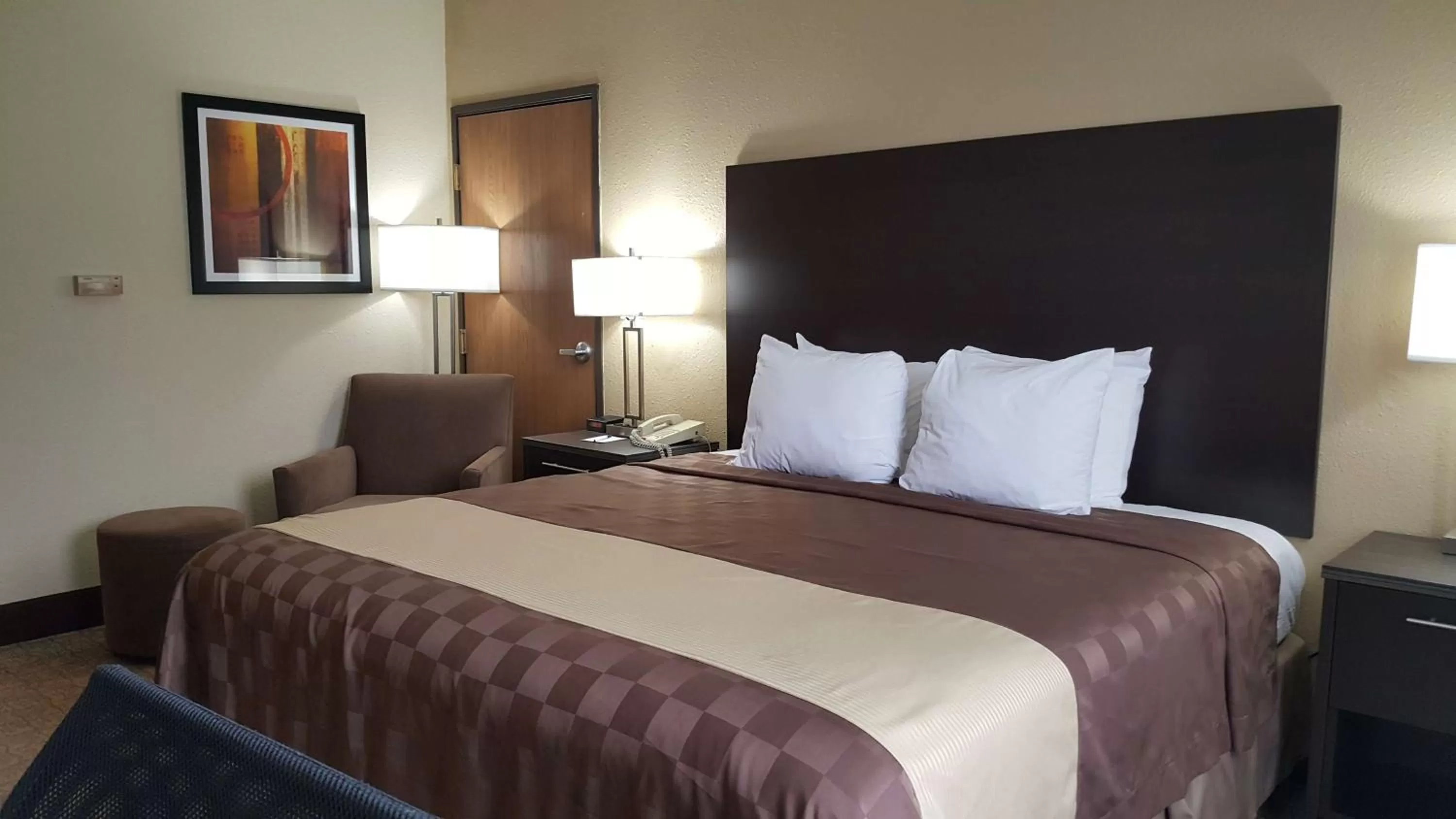 King Room with Bath - Disability Access/Non-Smoking in Best Western Teal Lake Inn