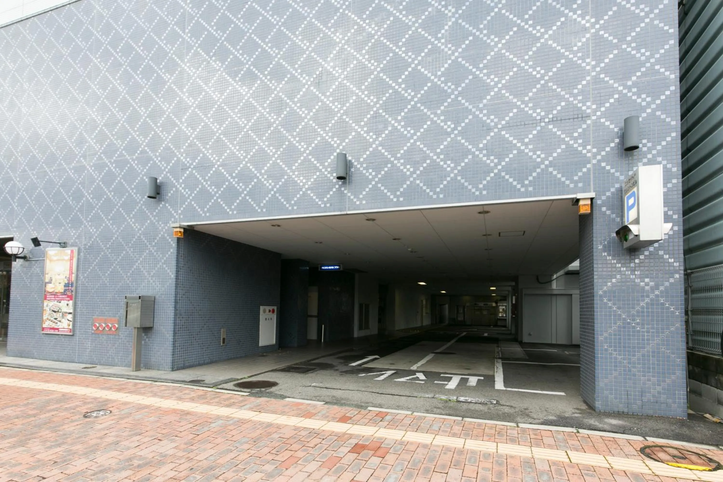 Parking in Yonago Washington Hotel Plaza