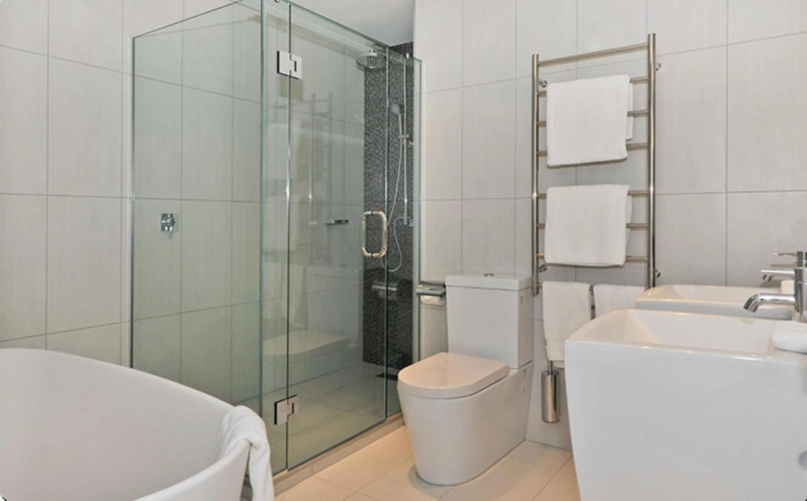 Bathroom in Black Swan Lakeside Boutique Hotel