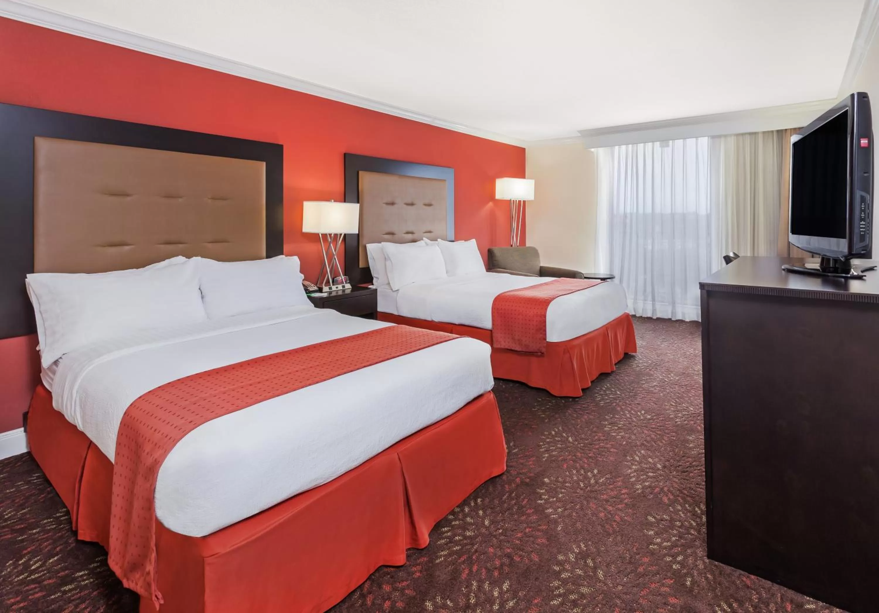 Bed in Holiday Inn Tyler - Conference Center by IHG