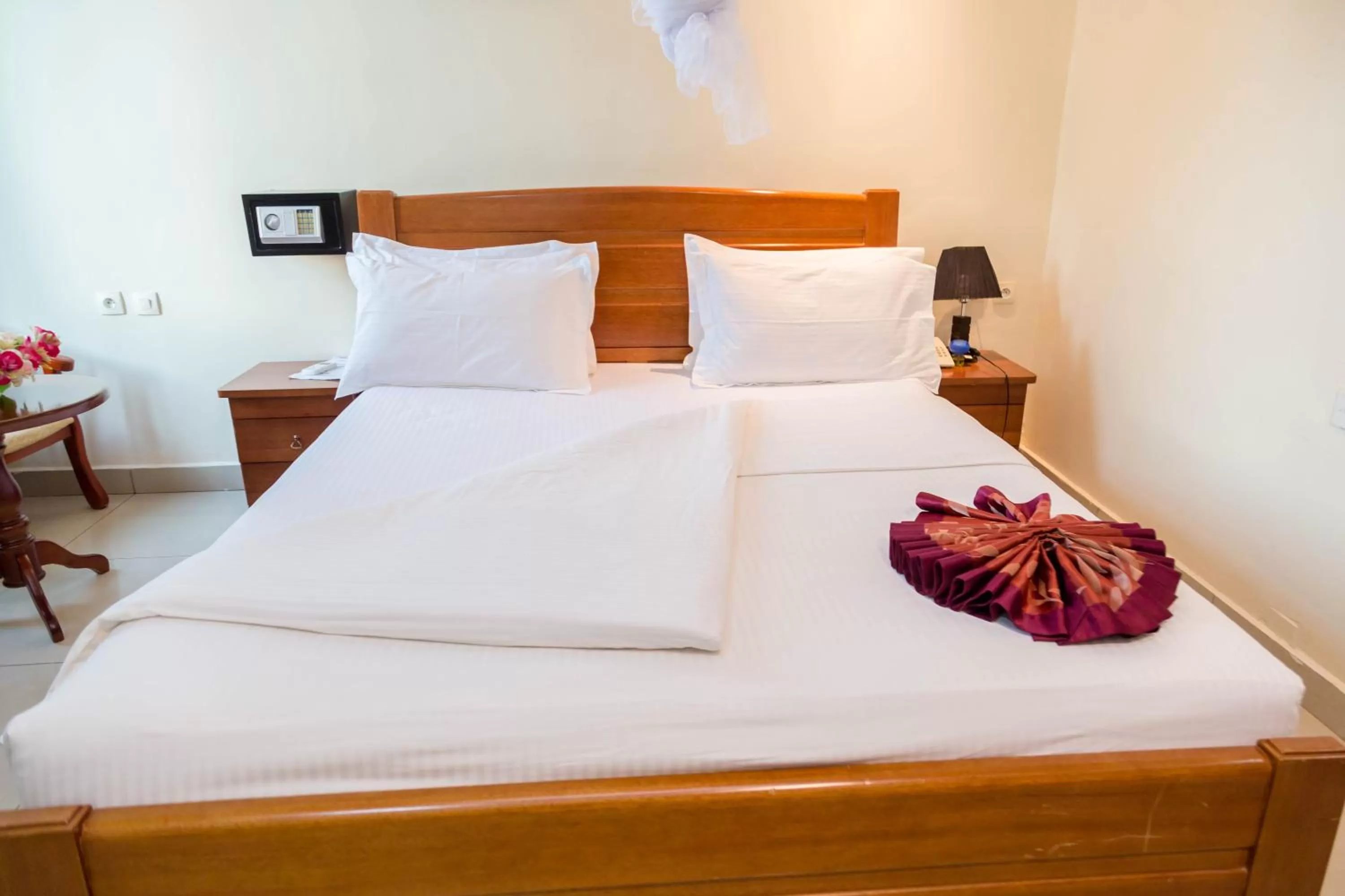 Deluxe Room - single occupancy in Olympic Hotel