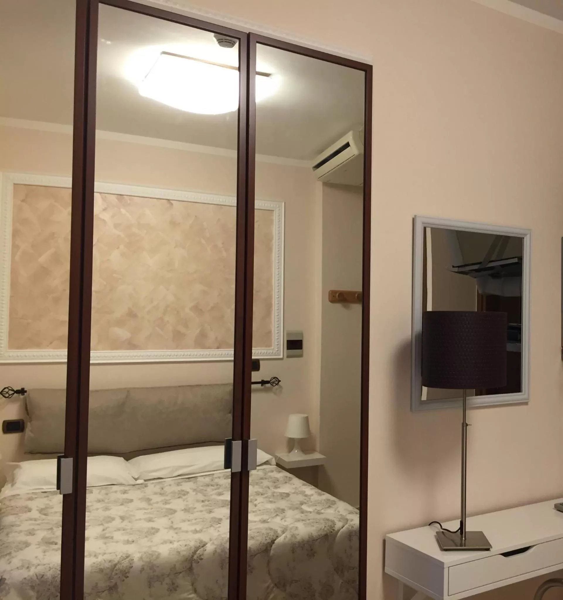 Decorative detail, Bed in Hotel Martin