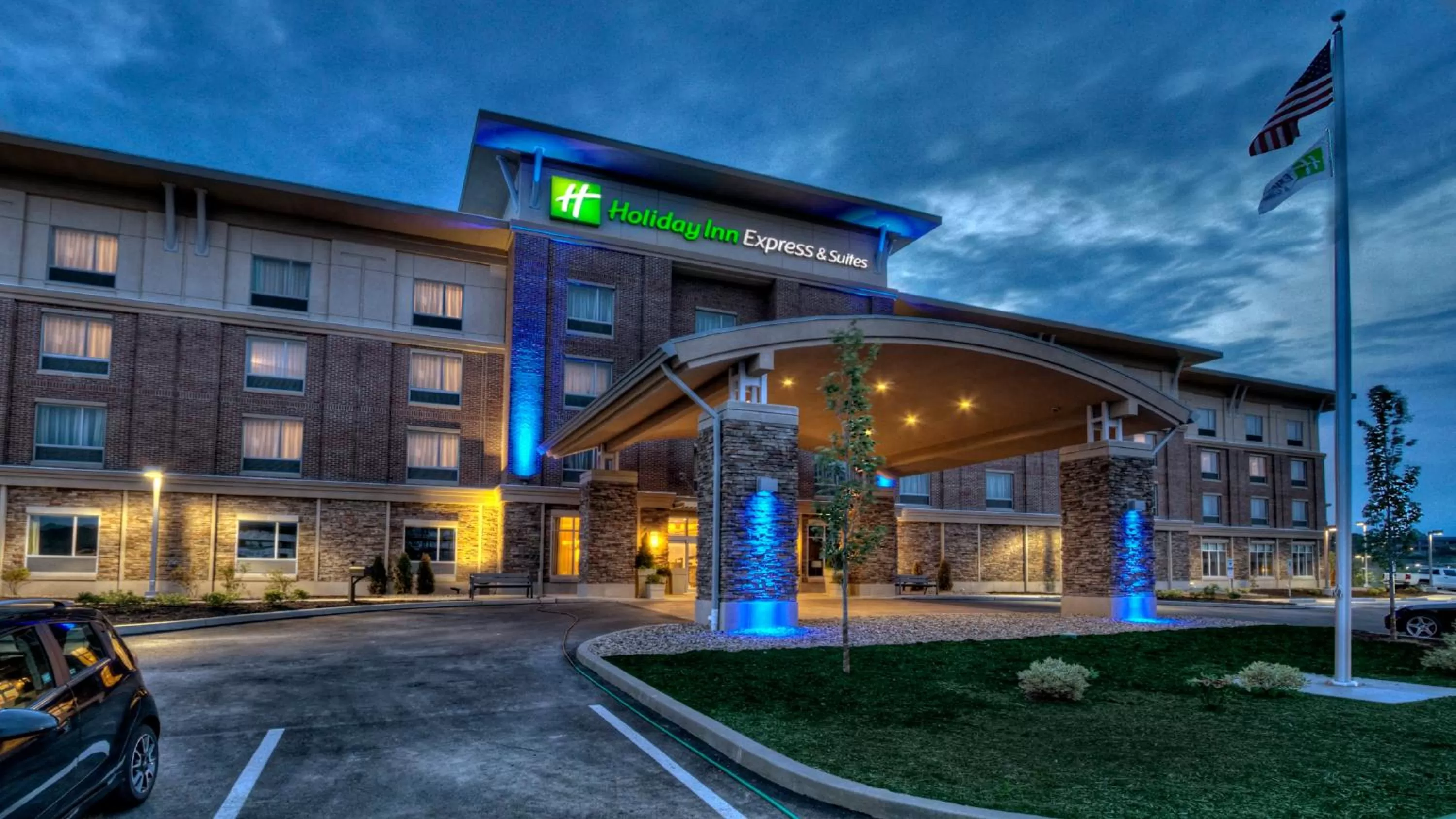 Property building in Holiday Inn Express & Suites Pittsburgh SW/Southpointe by IHG