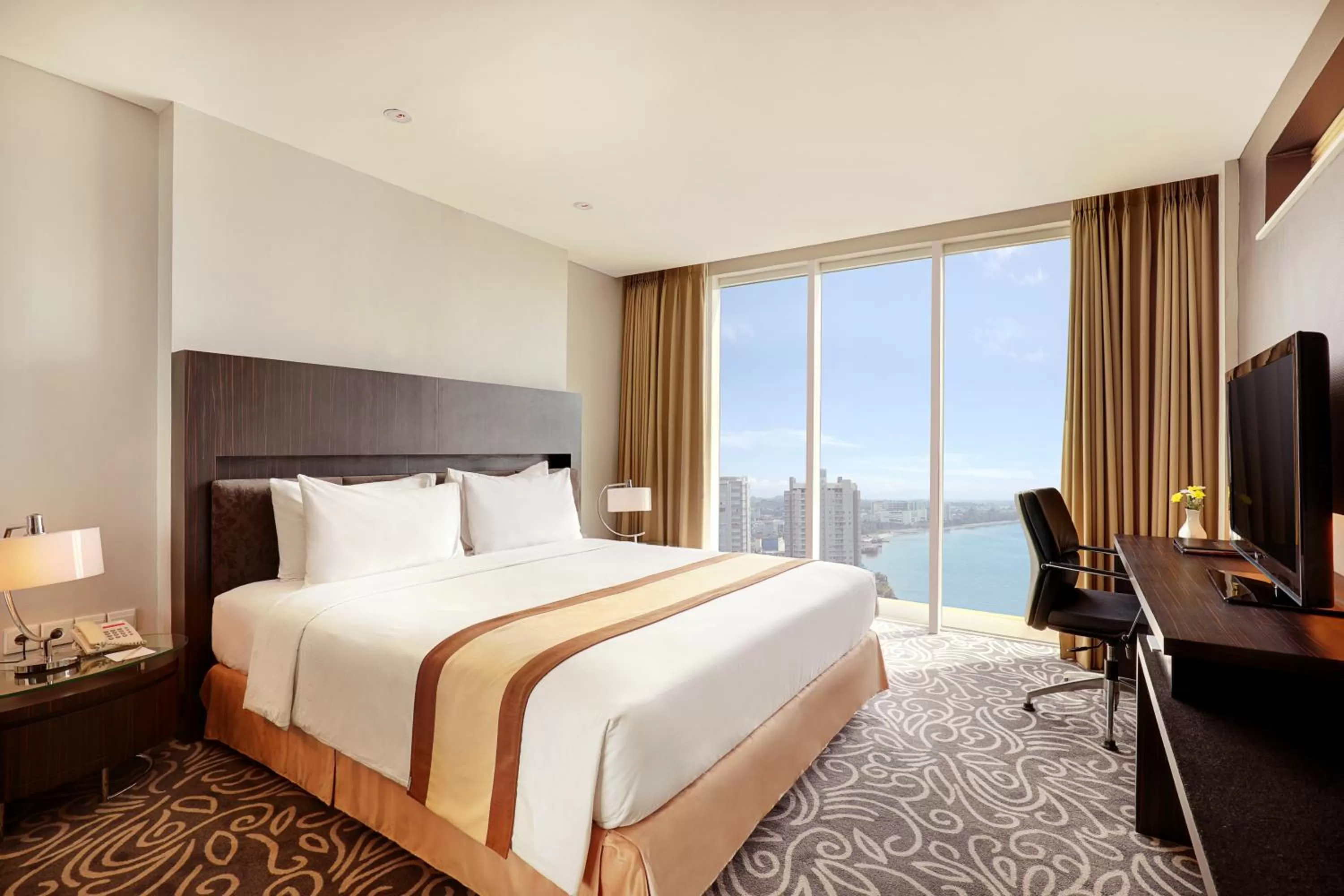 Bedroom, Bed in Swiss-Belhotel Balikpapan