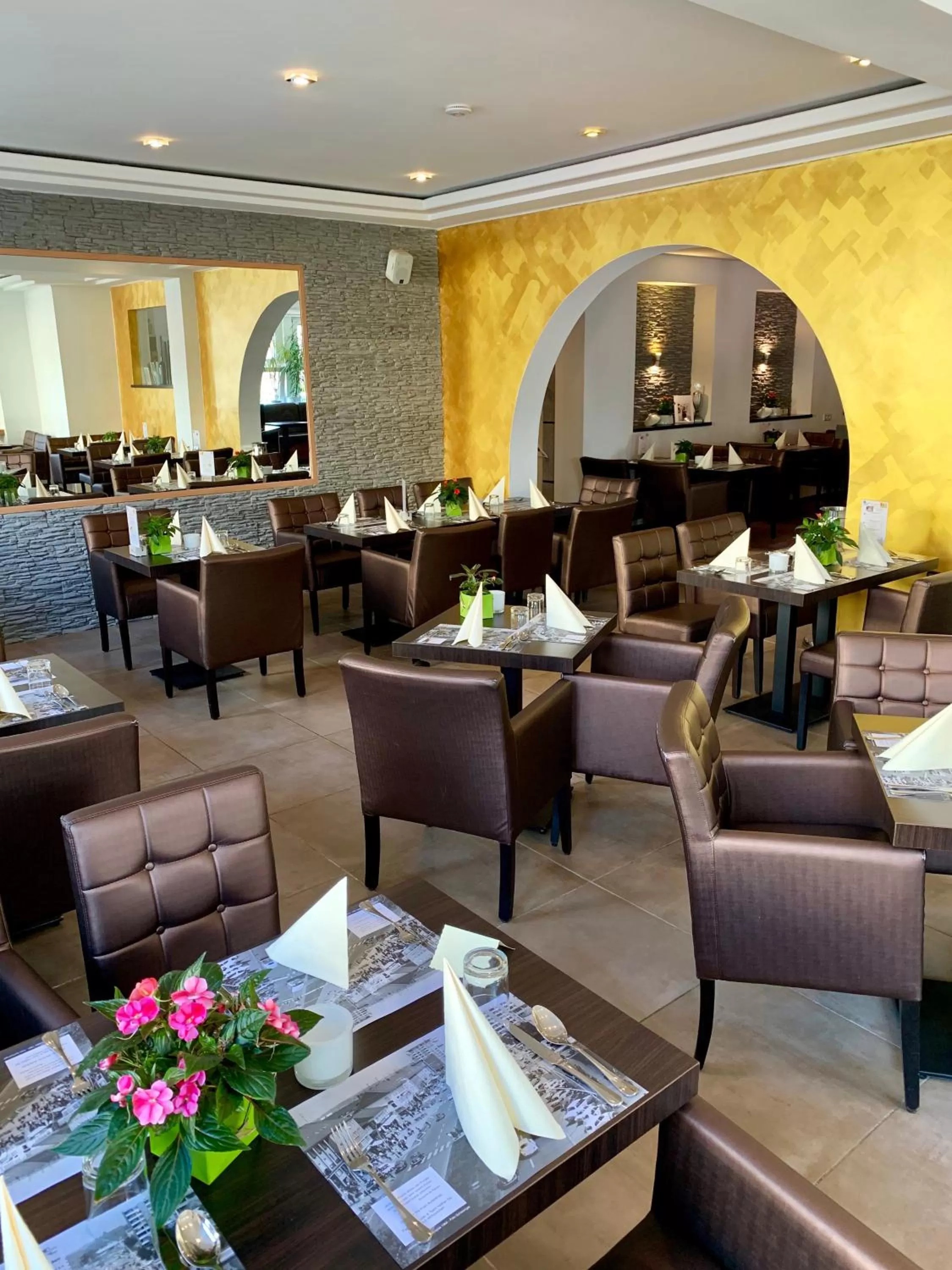 Restaurant/places to eat in Boutique Hotel Goldene Henne