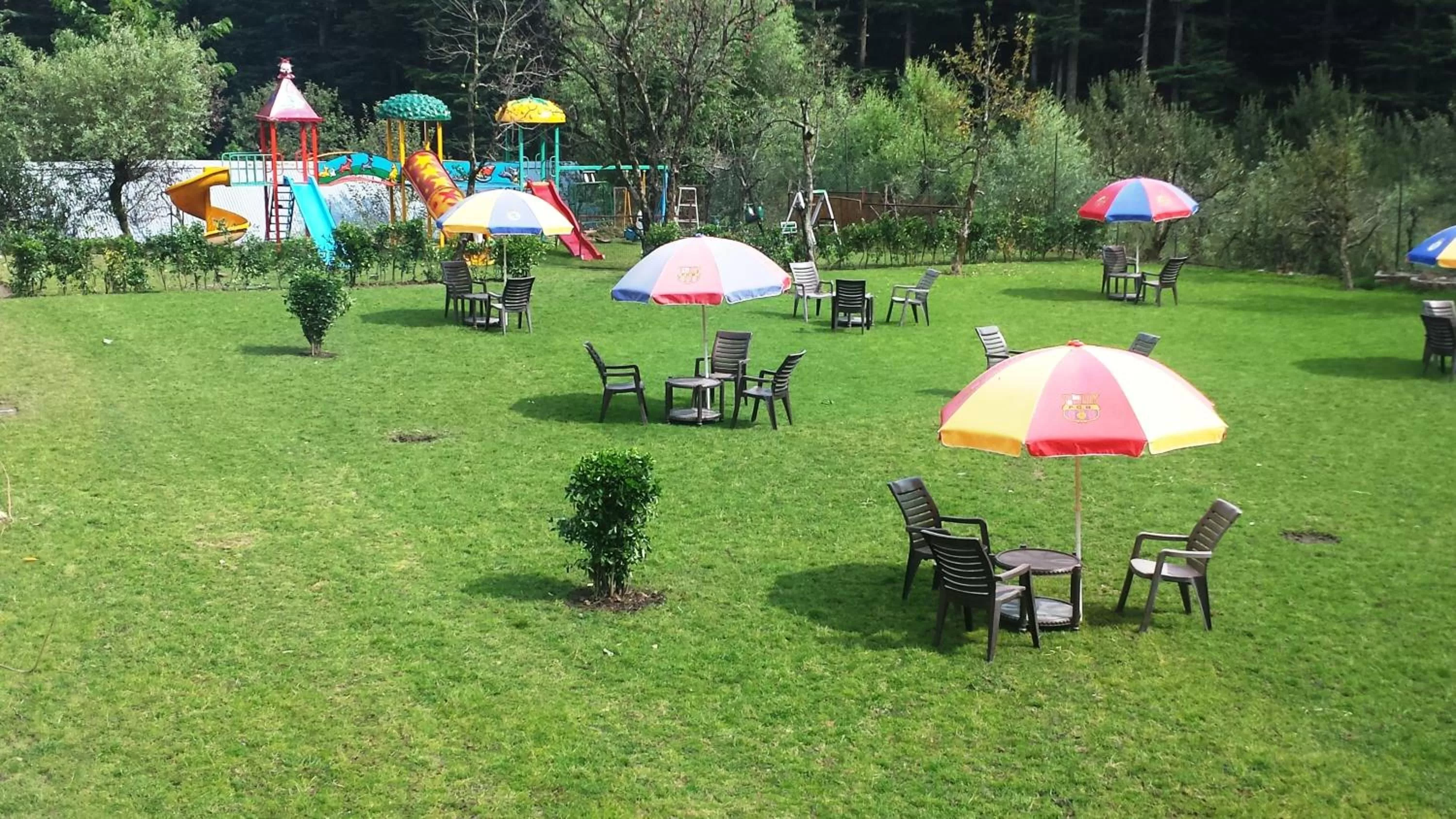 Garden in Snow Valley Resorts & Spa Manali