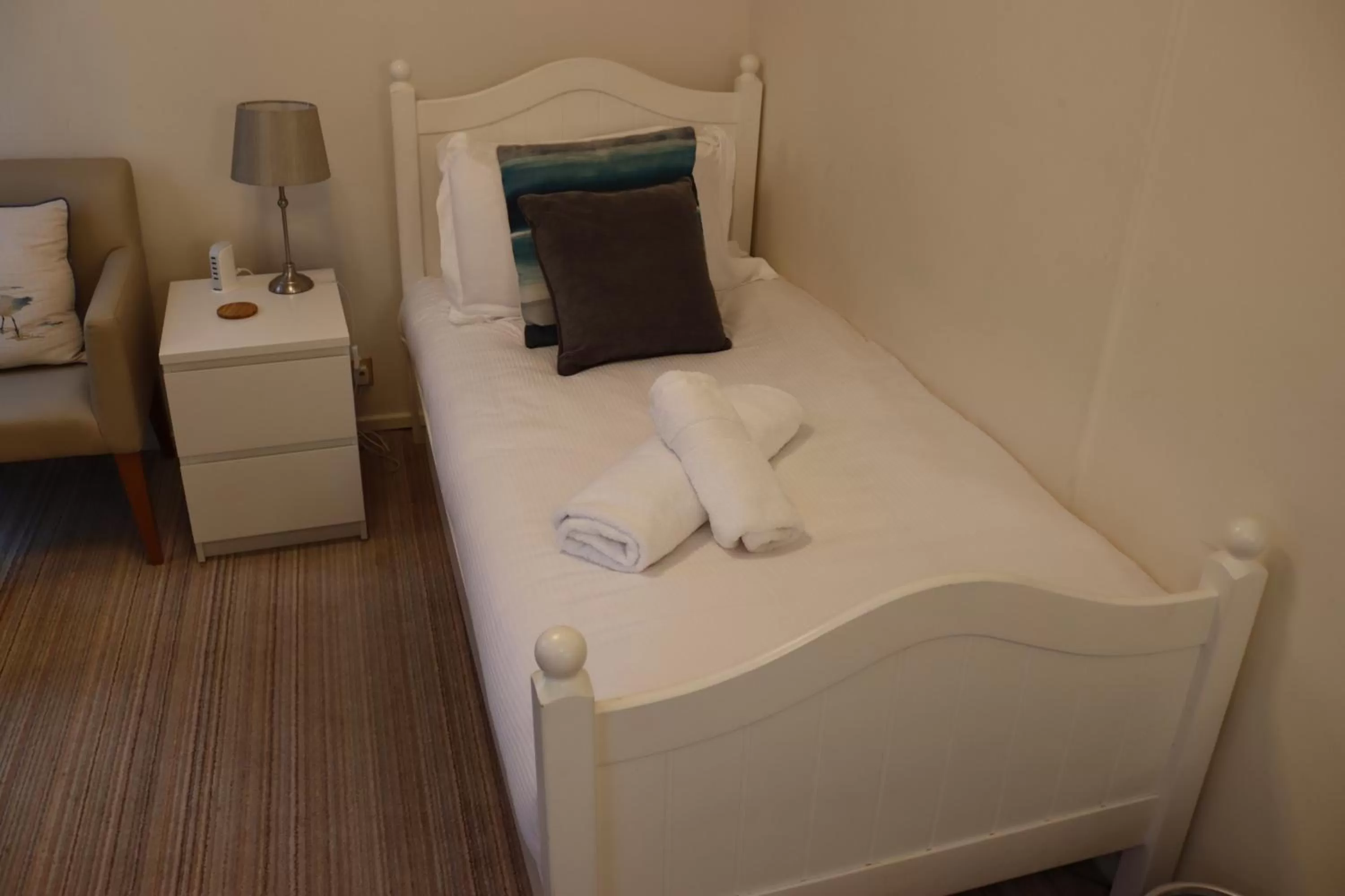 Bed in The Mariners Hotel