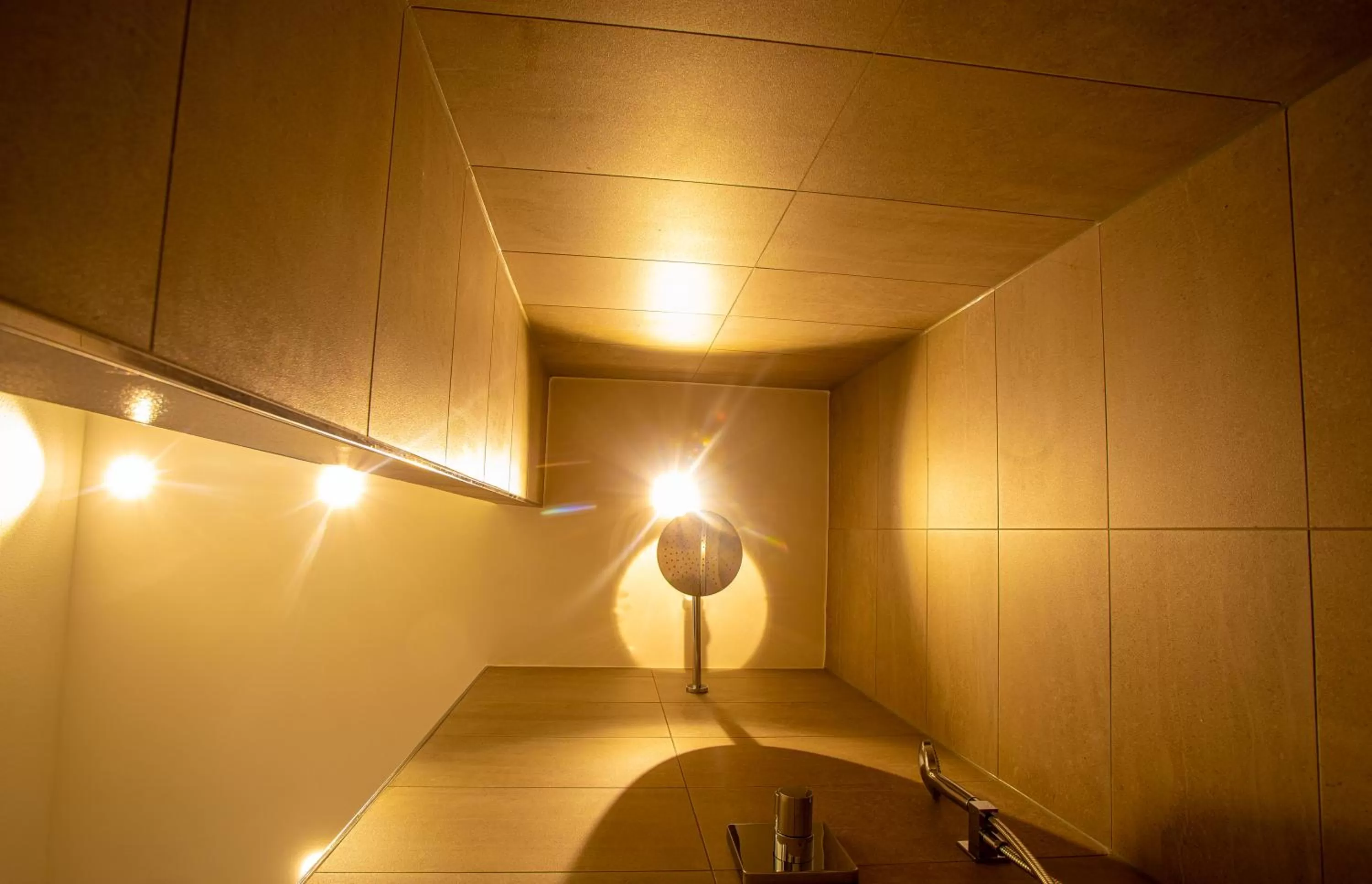 Bathroom in Stadthotel Lohne, Self Check In, mit Bäckerei und Cafe