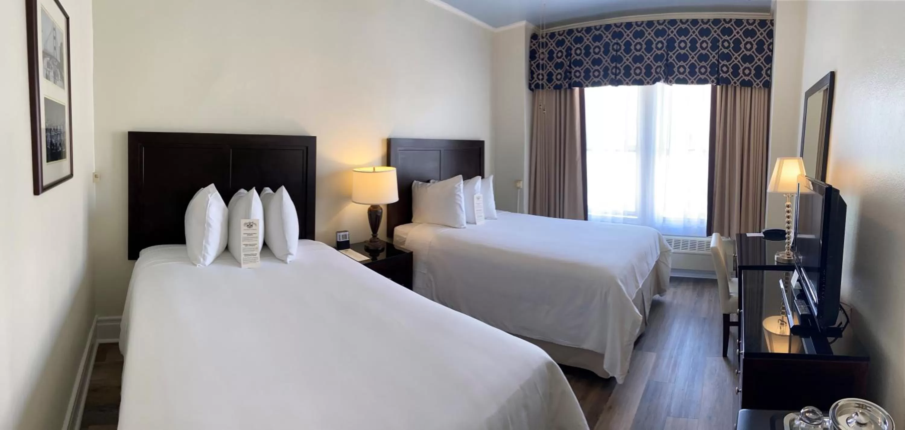 Bedroom, Bed in Chancellor Hotel on Union Square