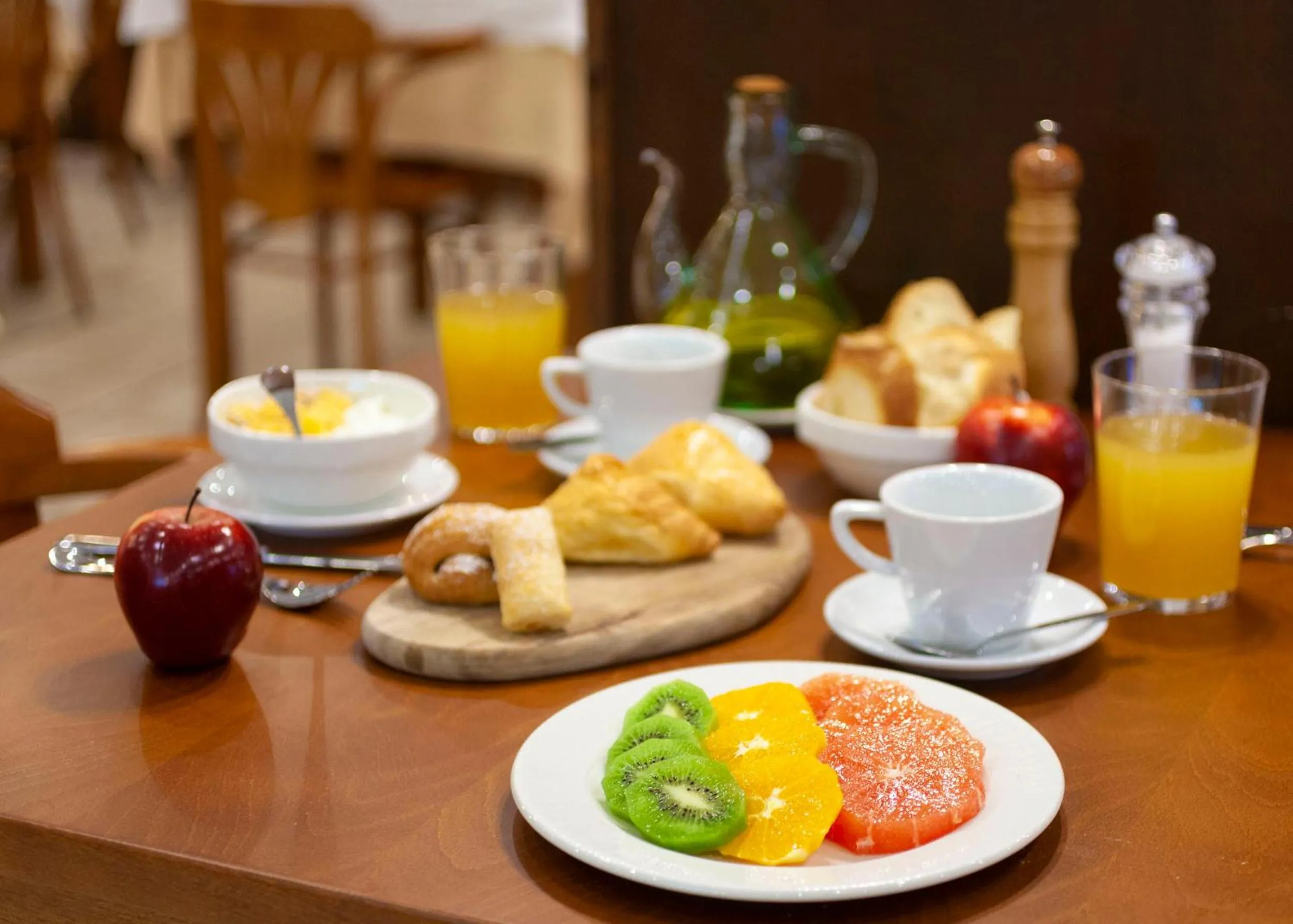 Food and drinks in Wuau! Hotel Segle XX