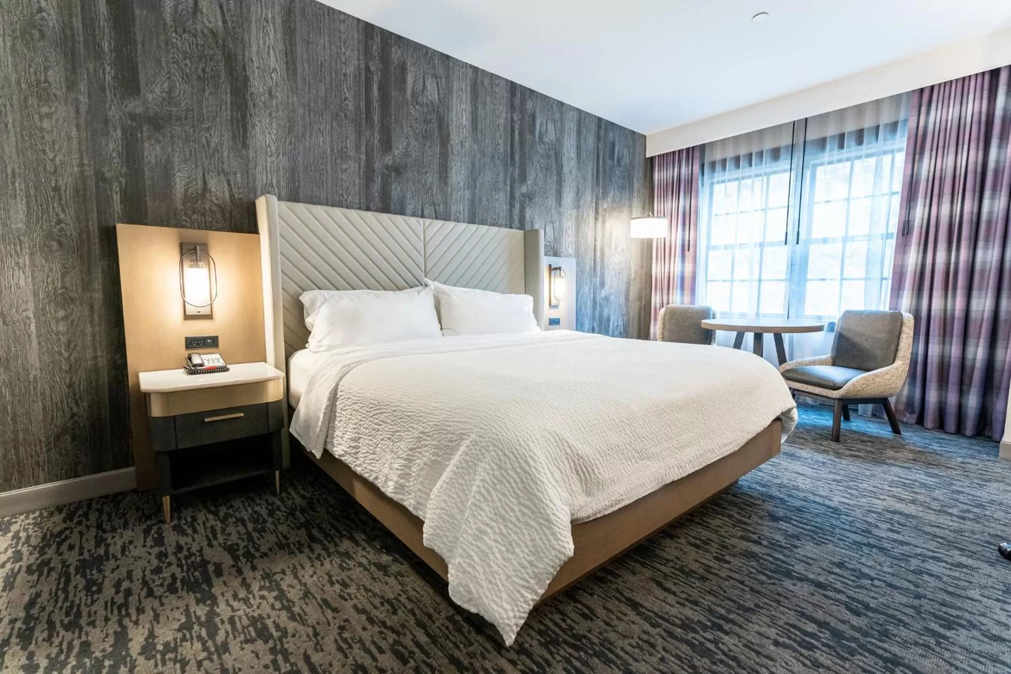 Photo of the whole room, Bed in Holiday Inn Resort Deadwood Mountain Grand by IHG